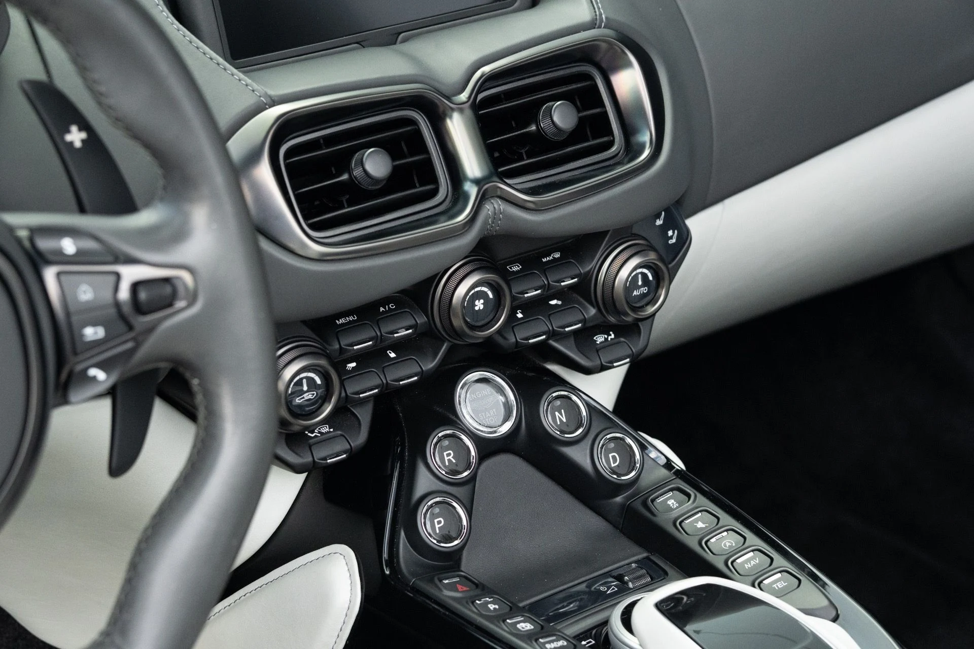 mph045_3257962929_Used_2023_Aston_Martin_Vantage_V8_1773336980_310c25bb4b