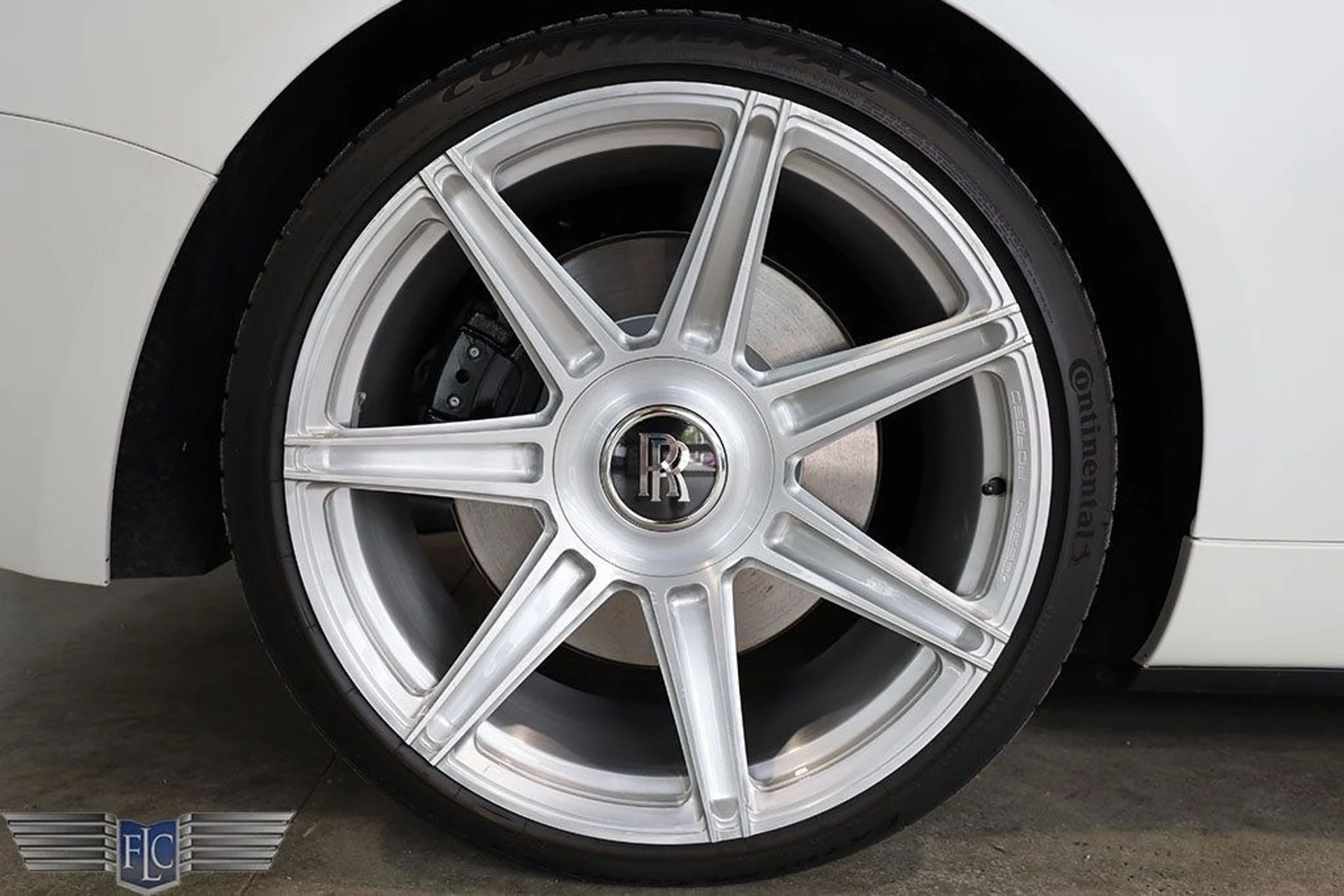 mph045_3267710949_used_2020_rolls_royce_dawn_convertible_9689_22662057_46_1024_f9aa30d71f