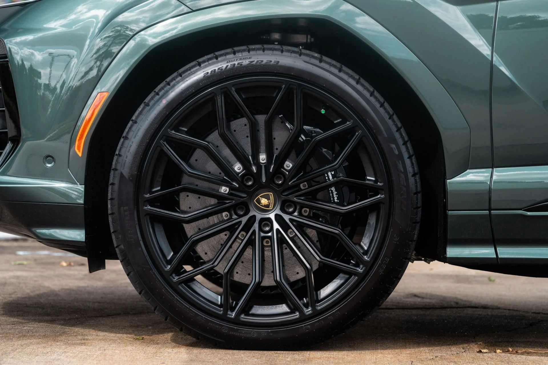 mph045_3277748716_Used_2025_Lamborghini_Urus_SE_1758739816_7df3aea71b