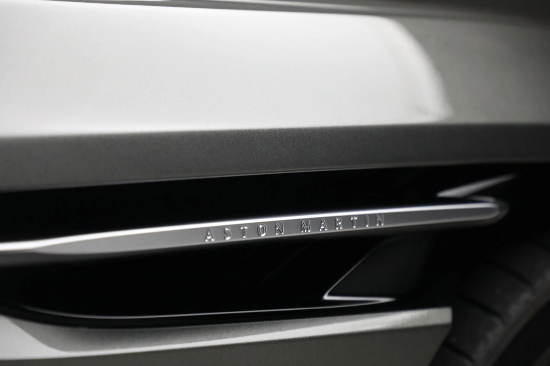 mph045_3281466390_New_2026_Aston_Martin_DB_12_Volante_f49ac0f412