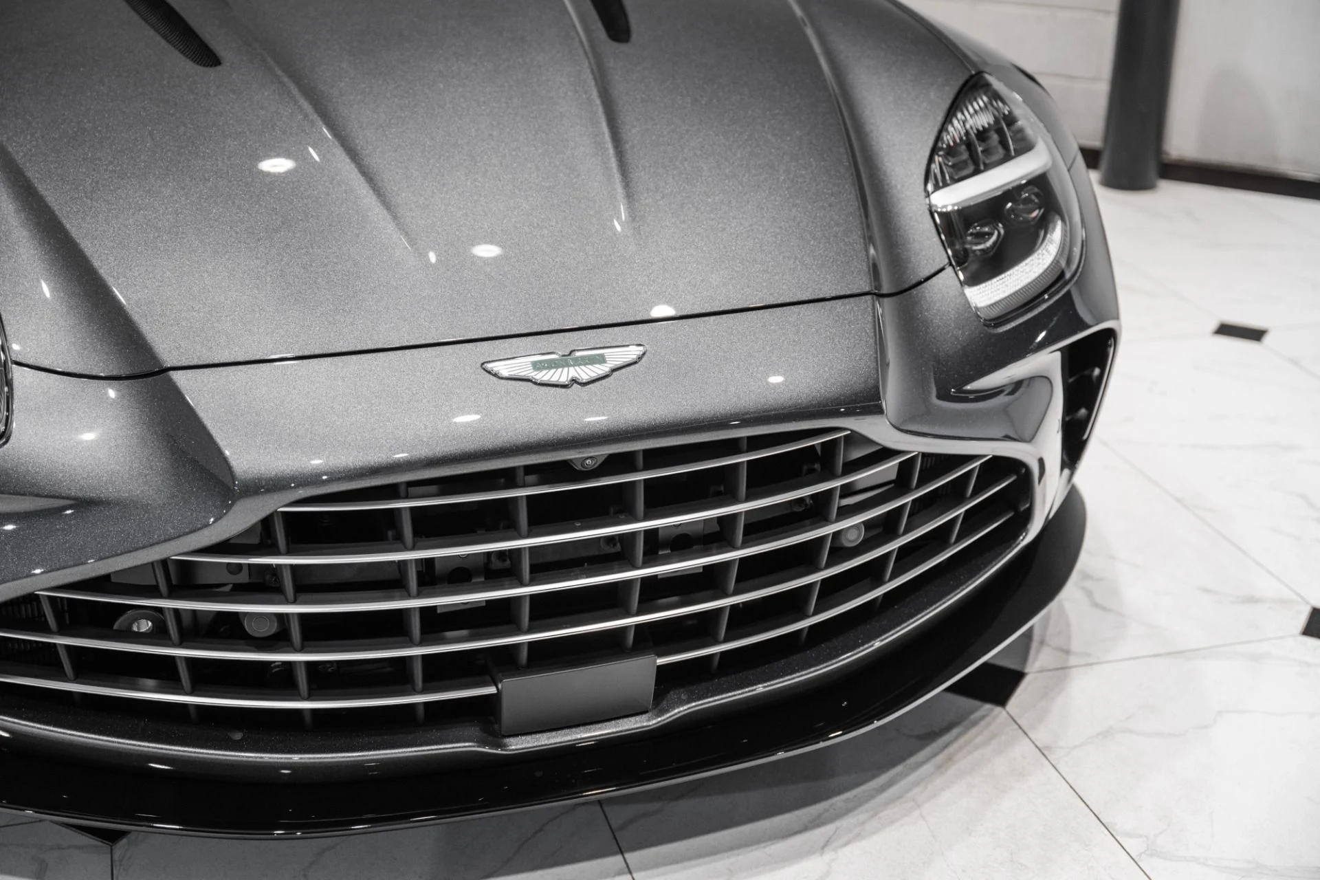 mph045_3295606100_New_2026_Aston_Martin_Vantage_Roadster_1785470617_c8420d67a7