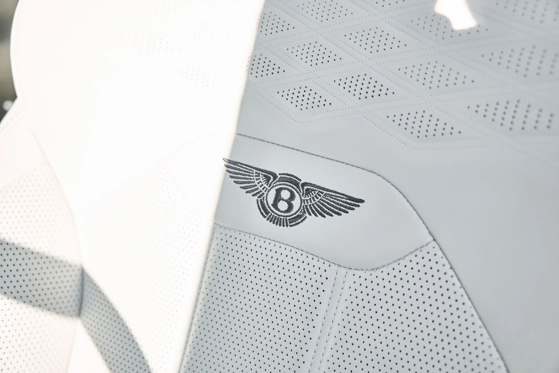 mph045_3314259930_Used_2023_Bentley_Bentayga_EWB_Azure_1773968889_6d45cb0854