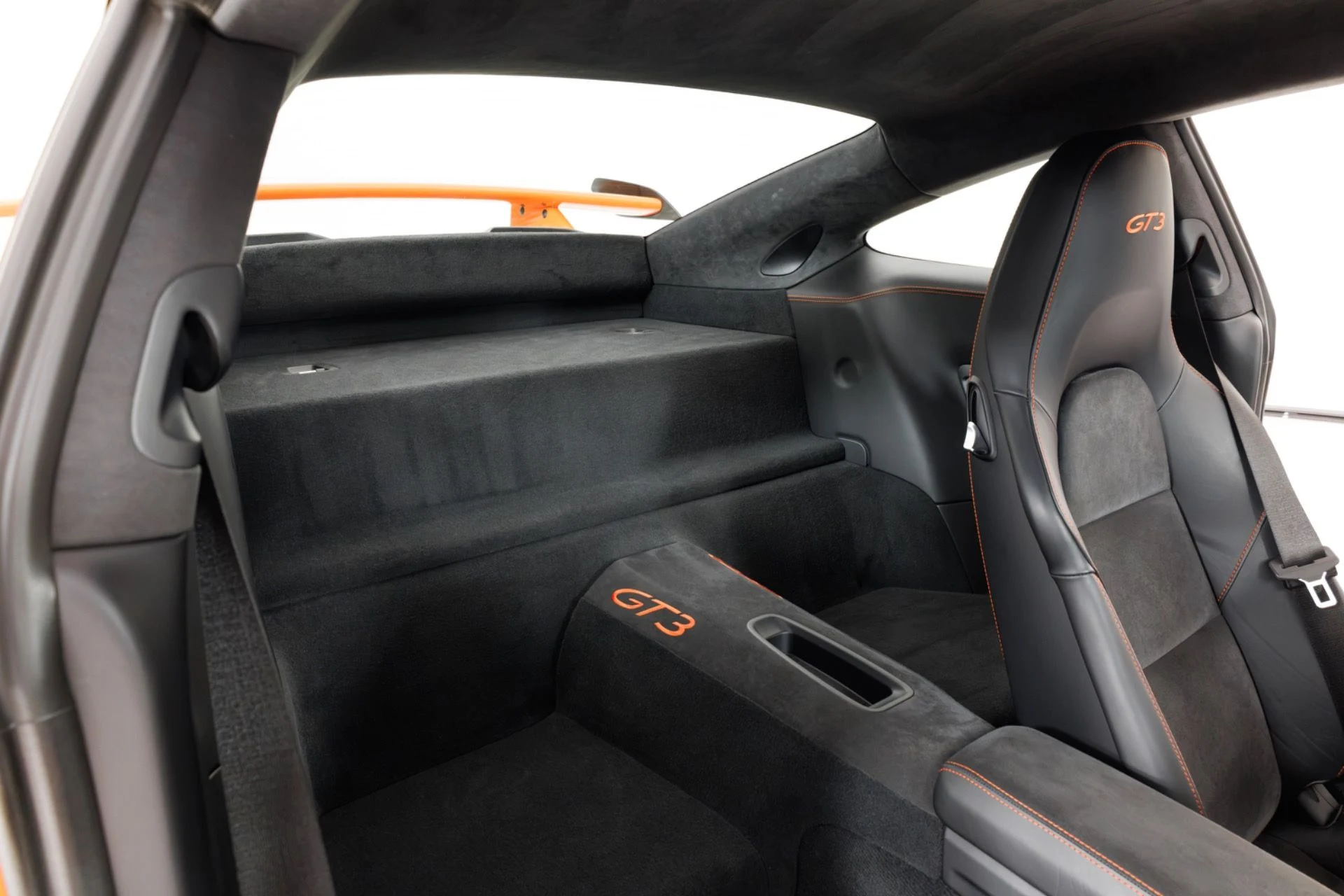 mph045_3331120337_Used_2018_Porsche_911_GT_3_1785880190_c6d636d24c