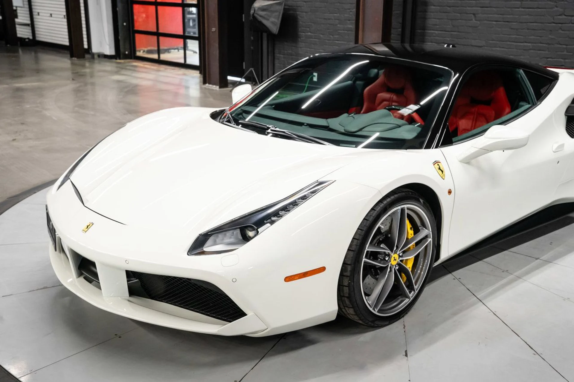 mph045_3332502096_ferrari_488_gtb_2018_ee1cbda2c9