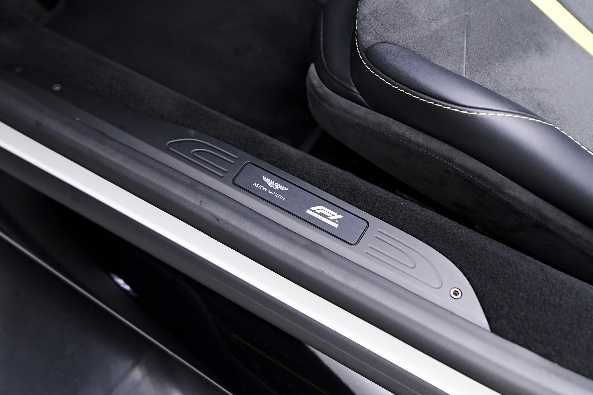 mph045_3335793005_Used_2023_Aston_Martin_Vantage_F1_Edition_1754013179_f6954e857e