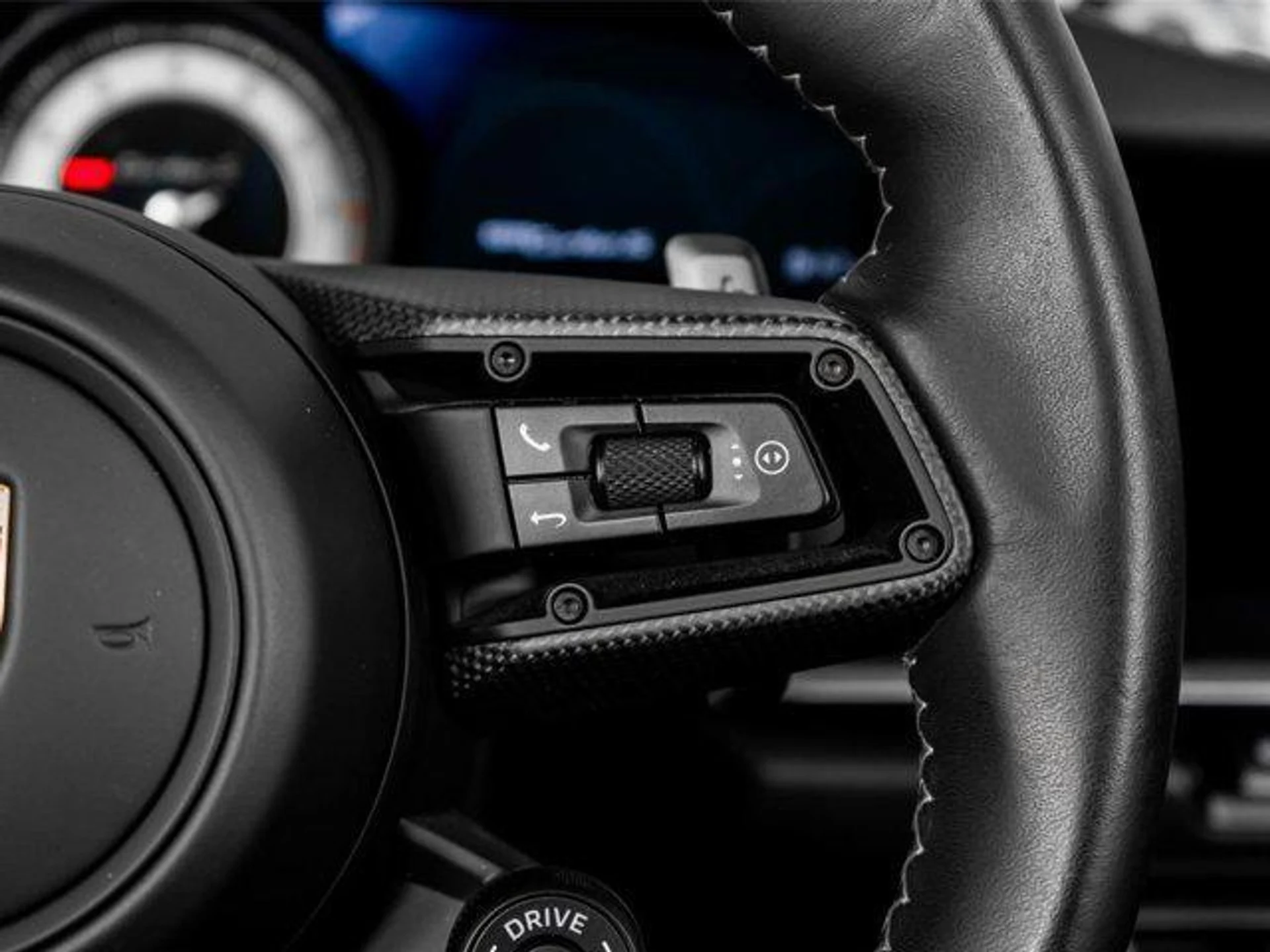 mph045_3347174783_Pj9_Uznxj_K4j_Ghpd_Sy0_Q_Zmfxs_MZQ_651d65b168