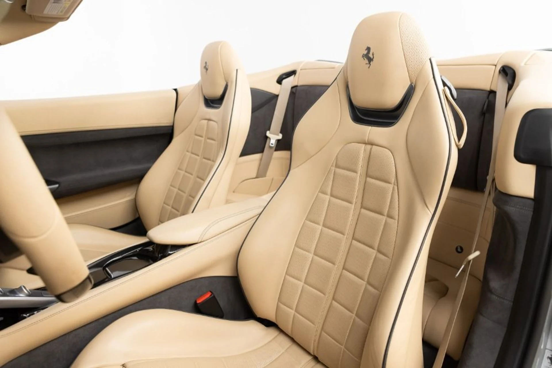 mph045_3347807092_Used_2019_Ferrari_Portofino_a8eb98a052