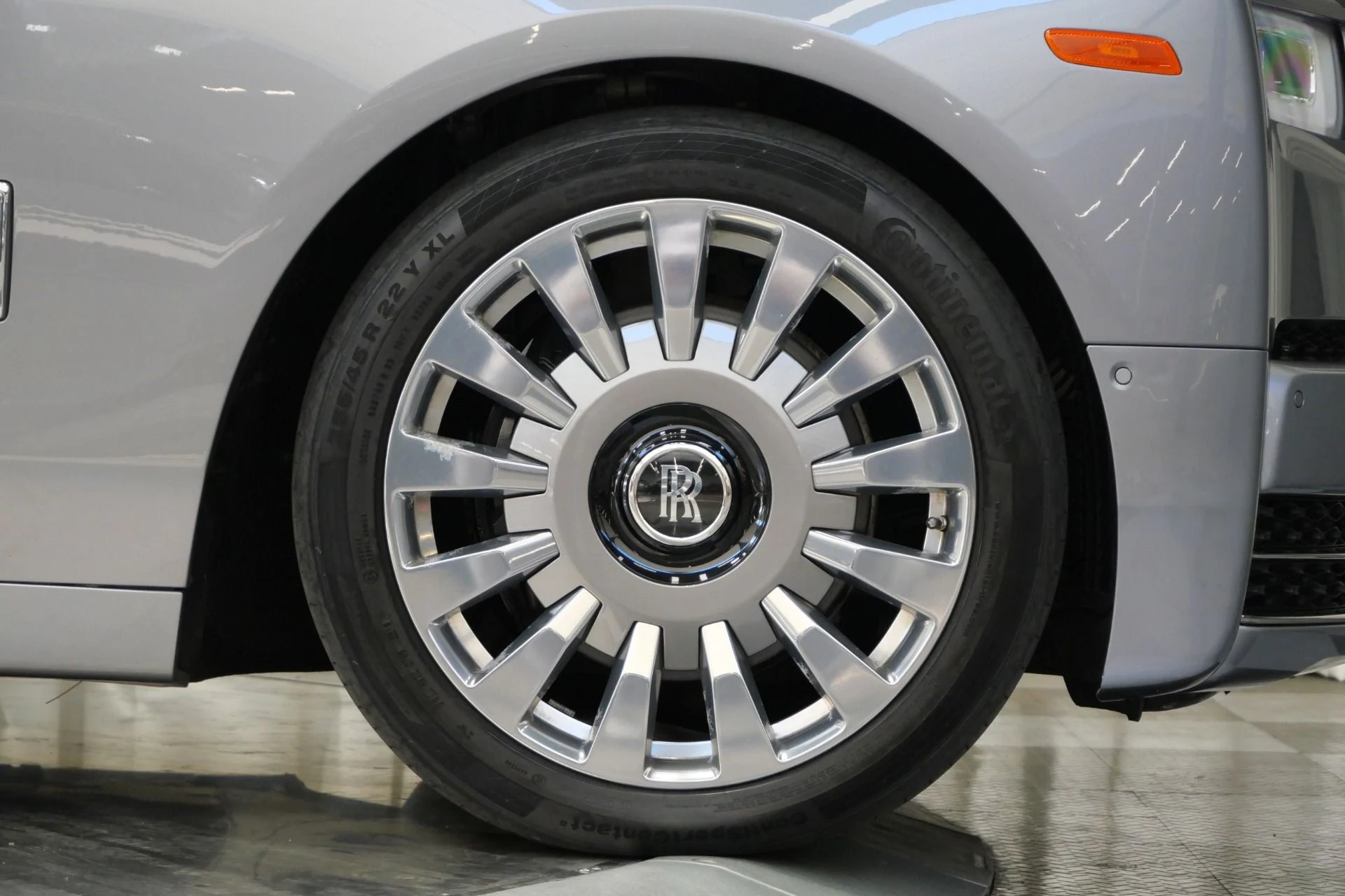 mph045_3372087073_Used_2020_Rolls_Royce_Phantom_1760120905_16323a65ba