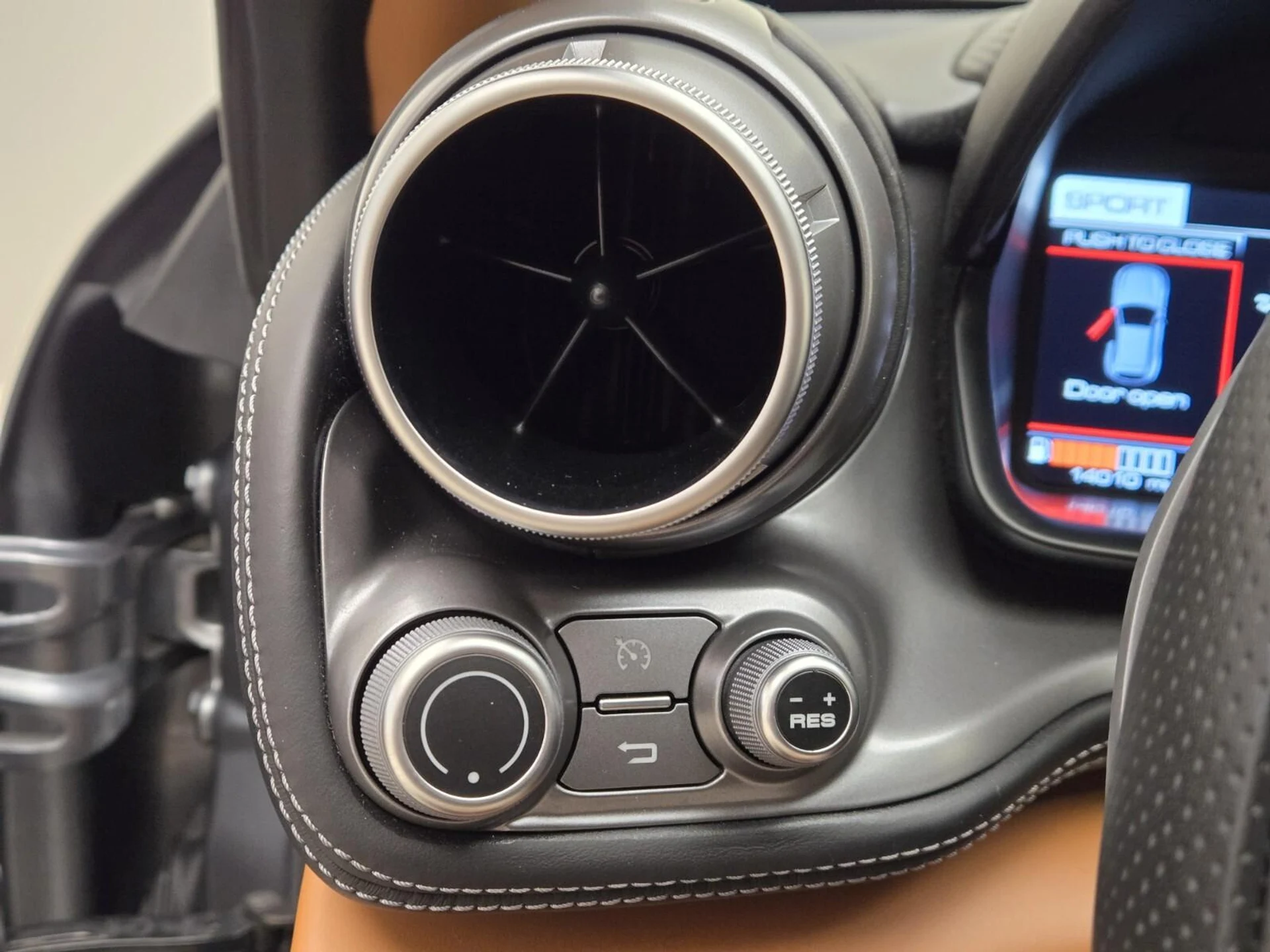 mph045_3398767667_Used_2017_Ferrari_GTC_4_Lusso_V12_1768977475_5ccbffe2a5