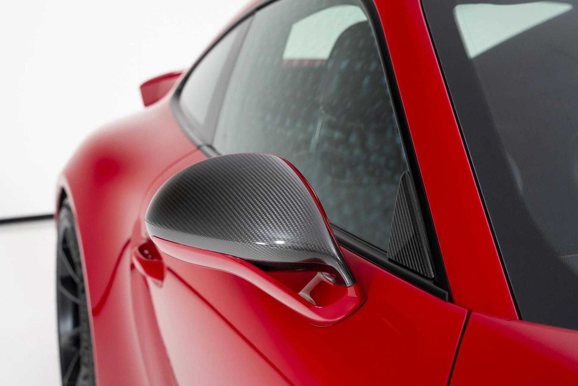 mph045_3401474708_Used_2019_Porsche_911_GT_3_1757463300_5ee6250150