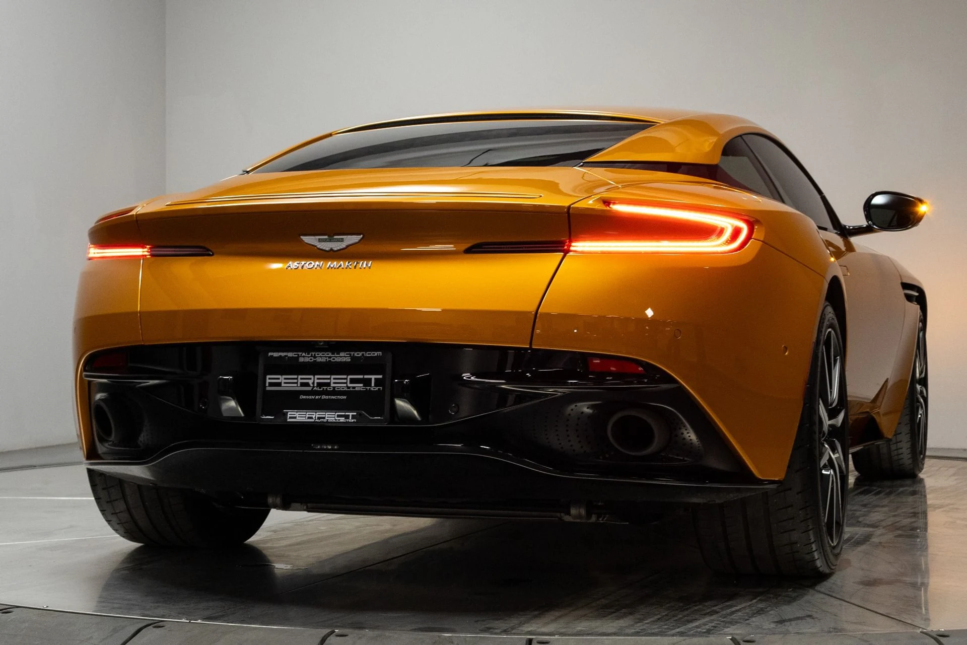 mph045_3415019049_Used_2018_Aston_Martin_DB_11_1761056860_0bedbdfde9
