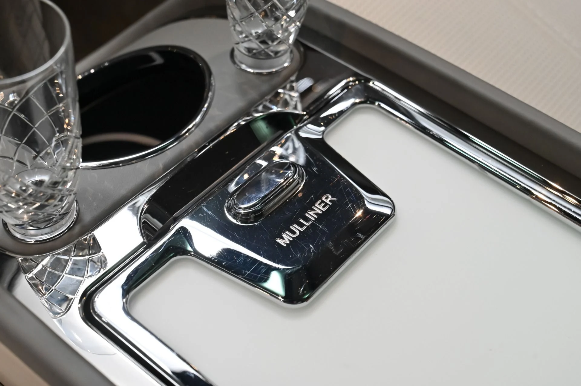 mph045_3450481655_Used_2018_Bentley_Bentayga_Mulliner_1757711699_a6e2fcbeb8