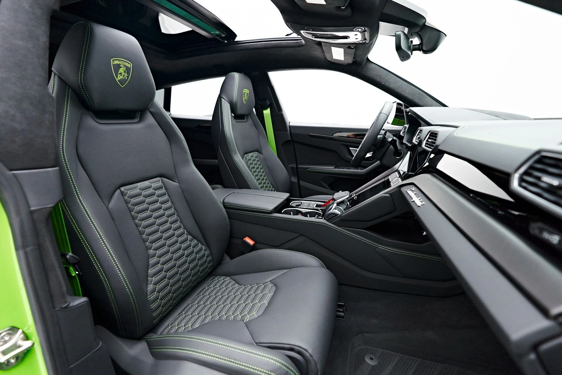 mph045_3454772551_Used_2023_Lamborghini_Urus_S_1692657144_6eb4031fb8
