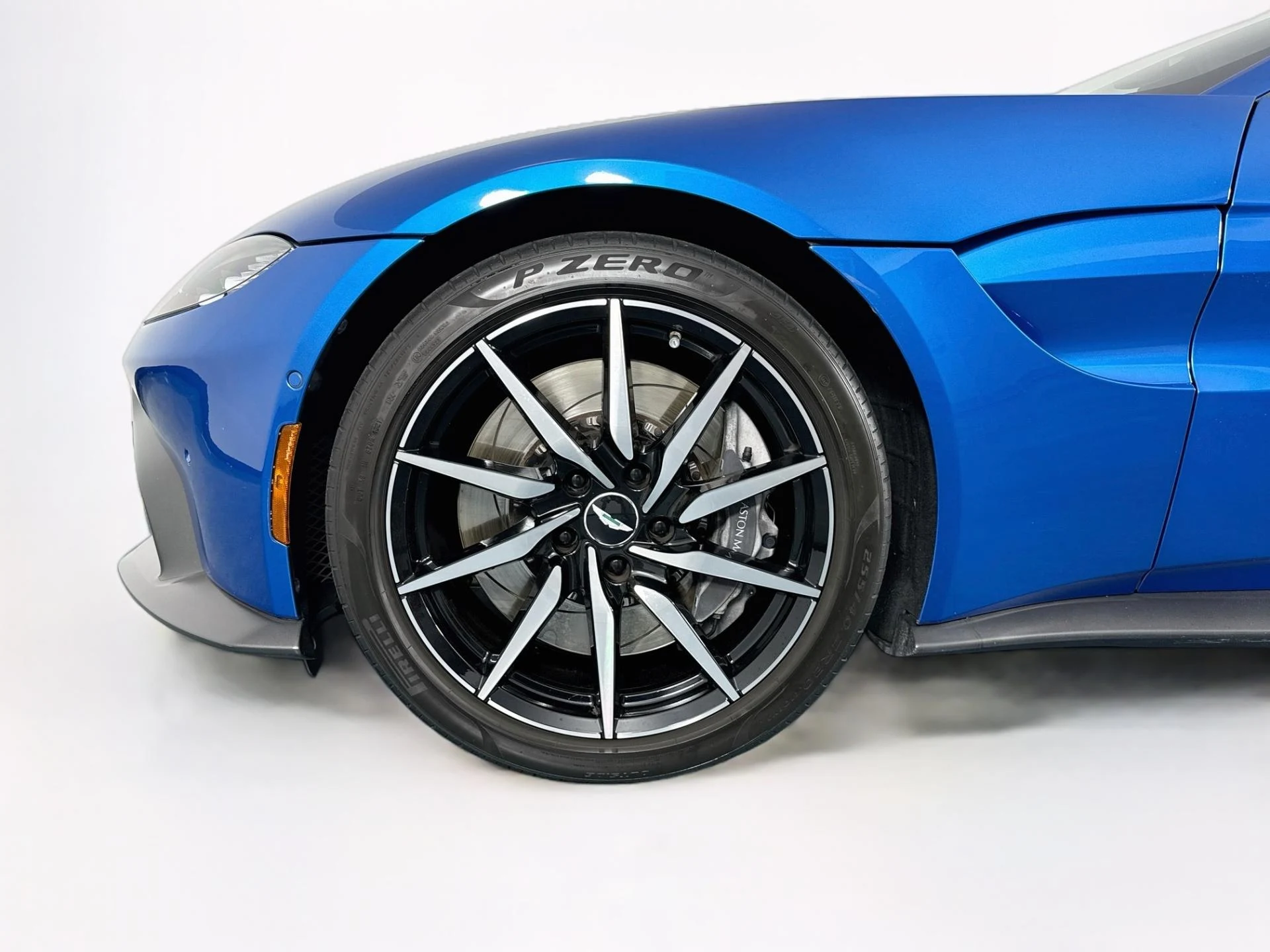 mph045_3471597777_Used_2020_Aston_Martin_Vantage_1791218645_89baef0aac
