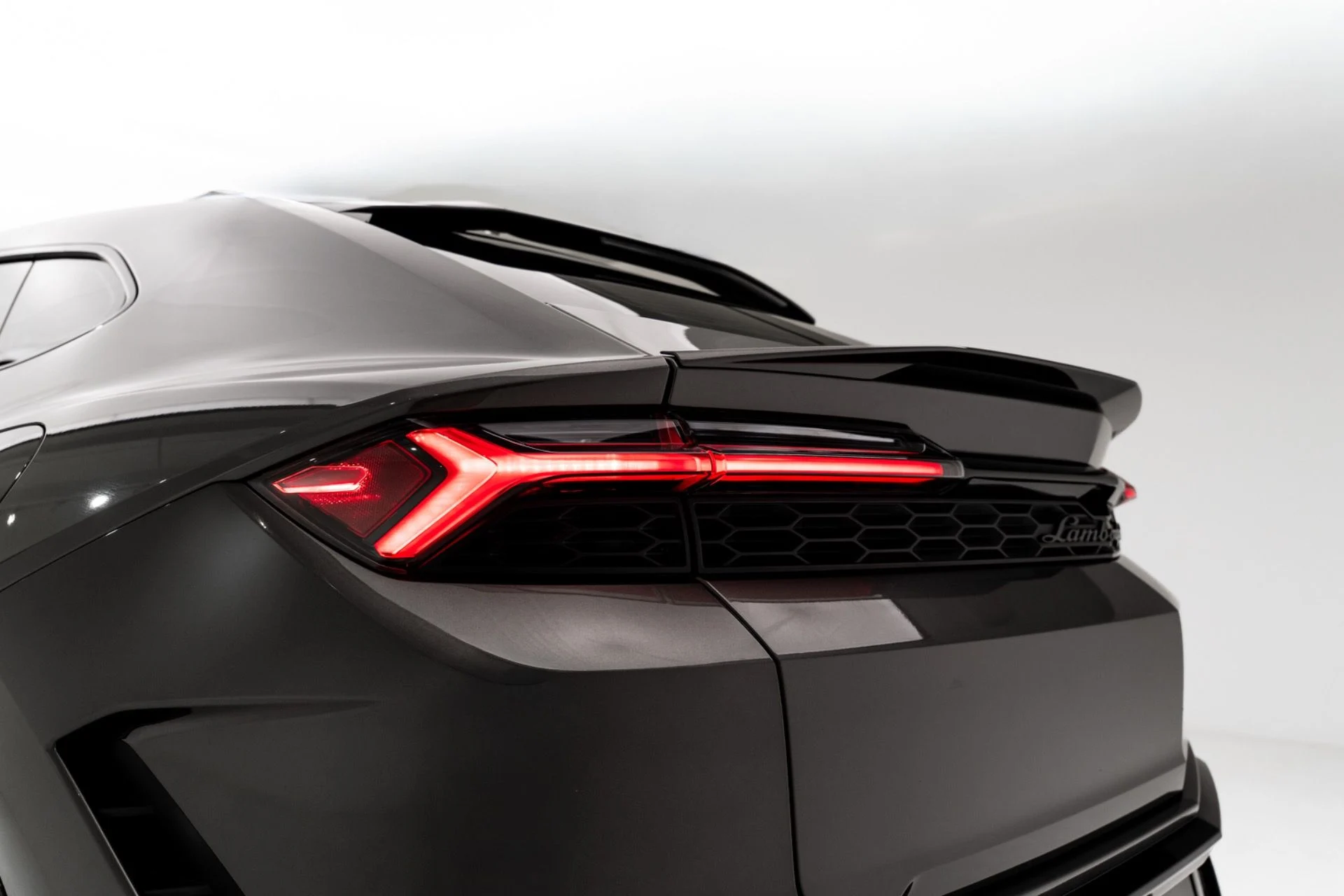 mph045_3487283270_Used_2025_Lamborghini_Urus_SE_1792099588_da4aab4e8c