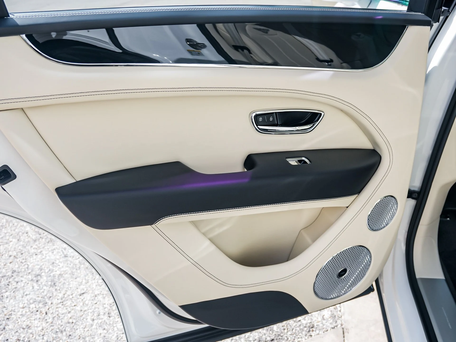 mph045_3502739565_Hi_Tech_Luxury_Imports_LLC_SJAAT_2_ZV_8_TC_034150_image_45_ffb1c5a97d