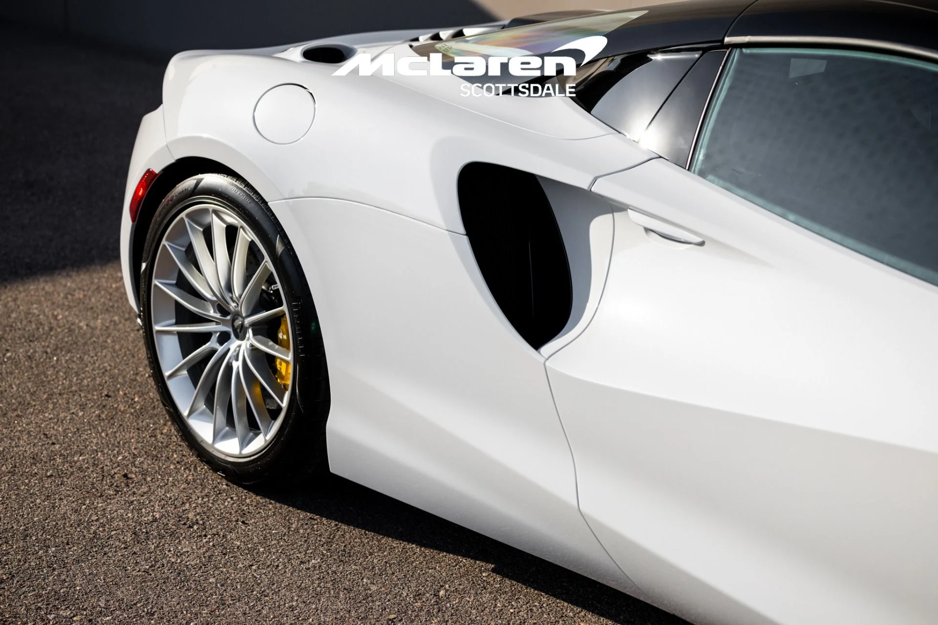 mph045_3520155995_Used_2025_MCLAREN_ARTURA_1728156448_7e03661c50