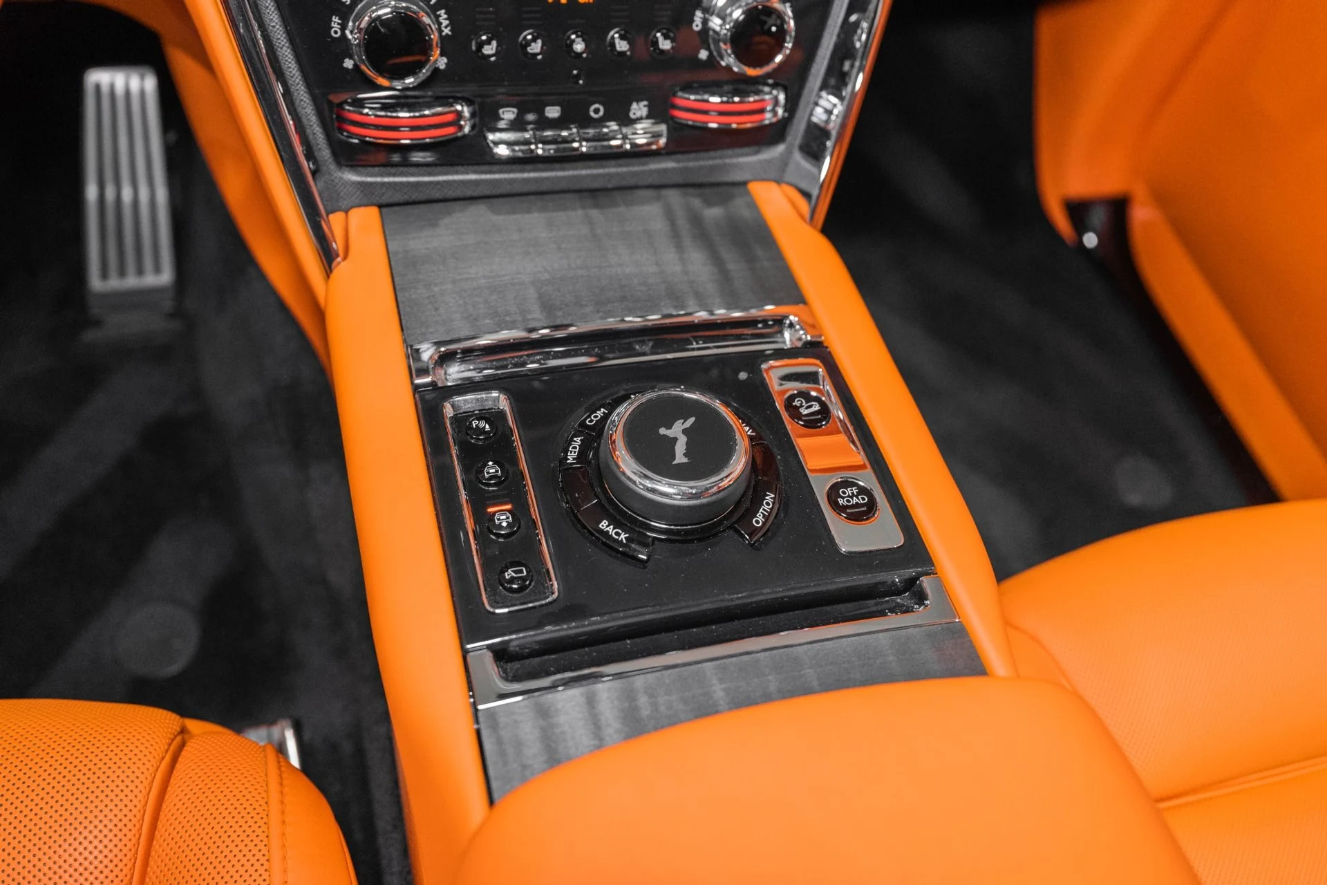 mph045_3549352529_Used_2020_Rolls_Royce_Cullinan_1773160473_0c6ec51653