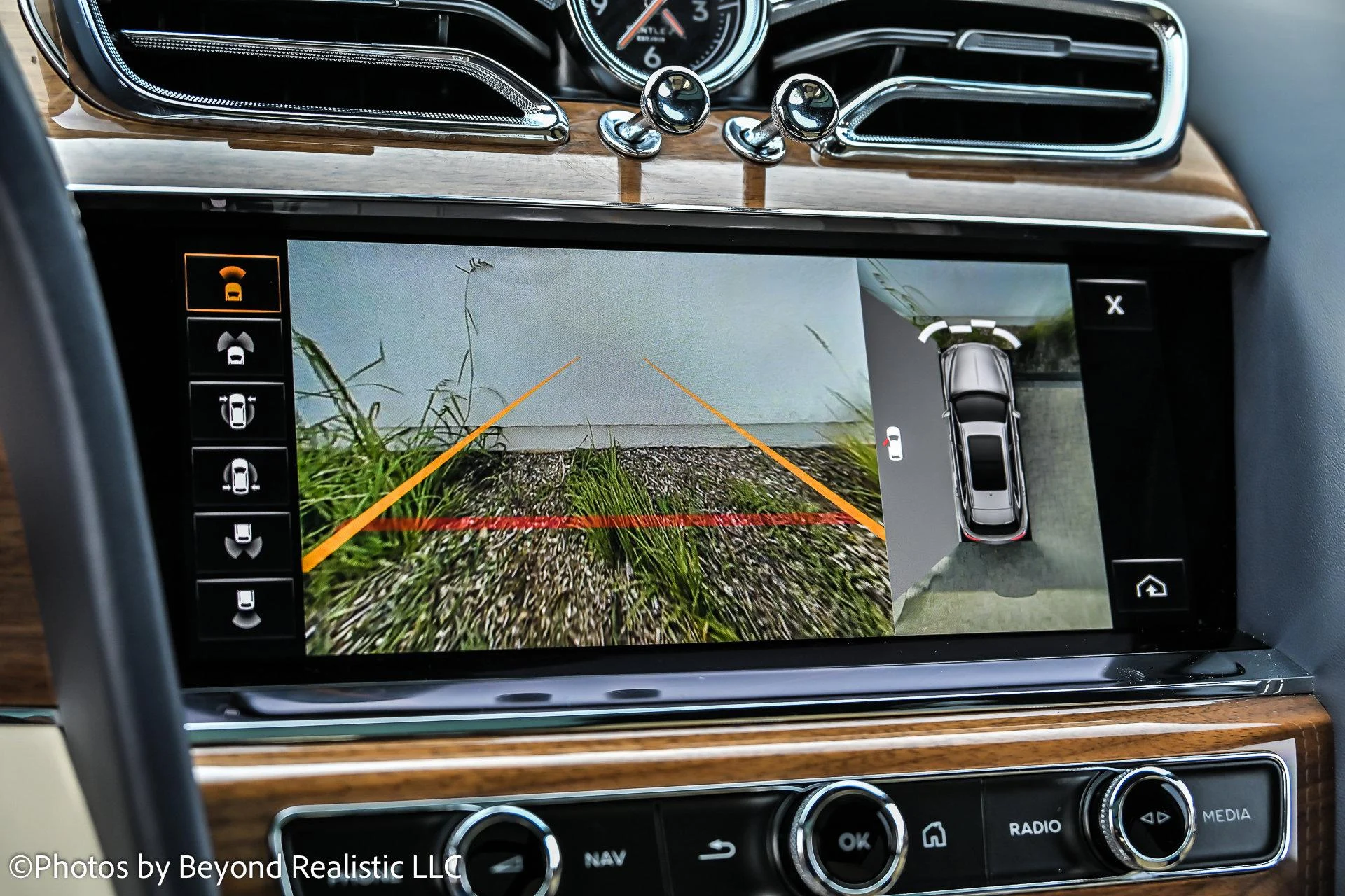 mph045_3590935059_Used_2023_Bentley_Bentayga_EWB_1769853191_87c8c3af4c