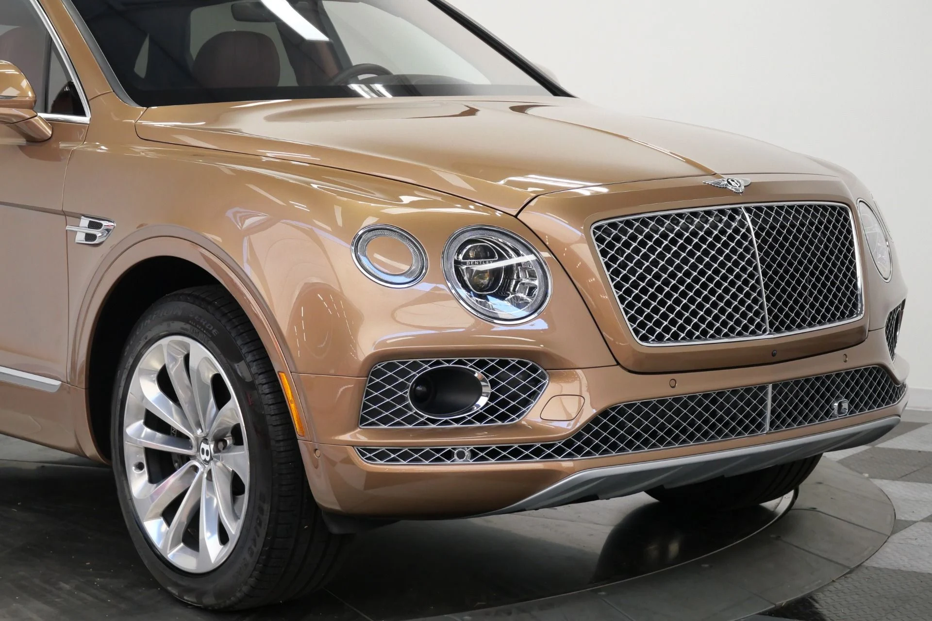 mph045_3605767366_Used_2017_Bentley_Bentayga_W12_Four_Seat_Comfort_Specification_with_Rear_Console_1776956660_c417060cdd