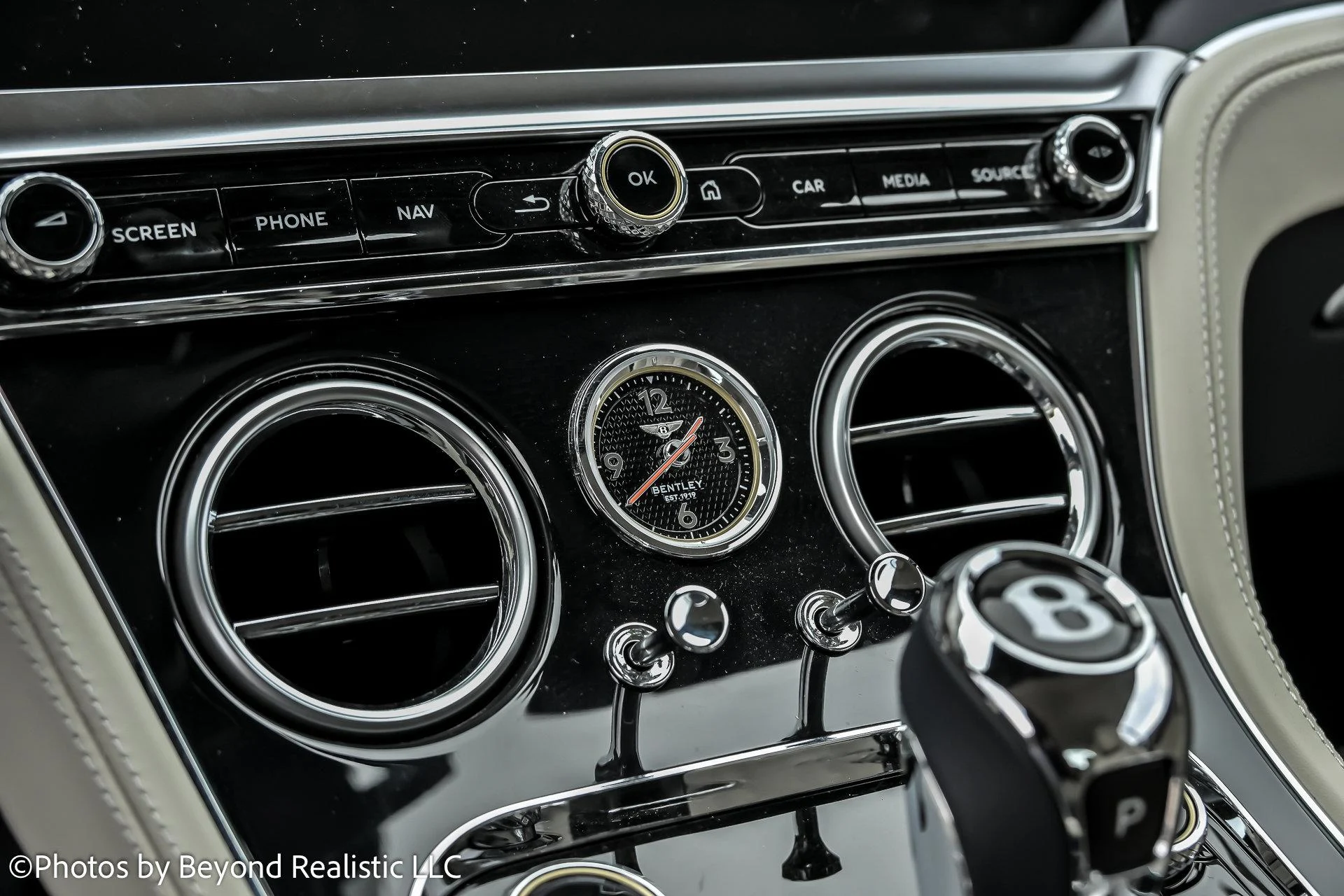 mph045_3624109899_Used_2024_Bentley_Continental_GT_Azure_Convertible_1761724806_1e0c5eeeda