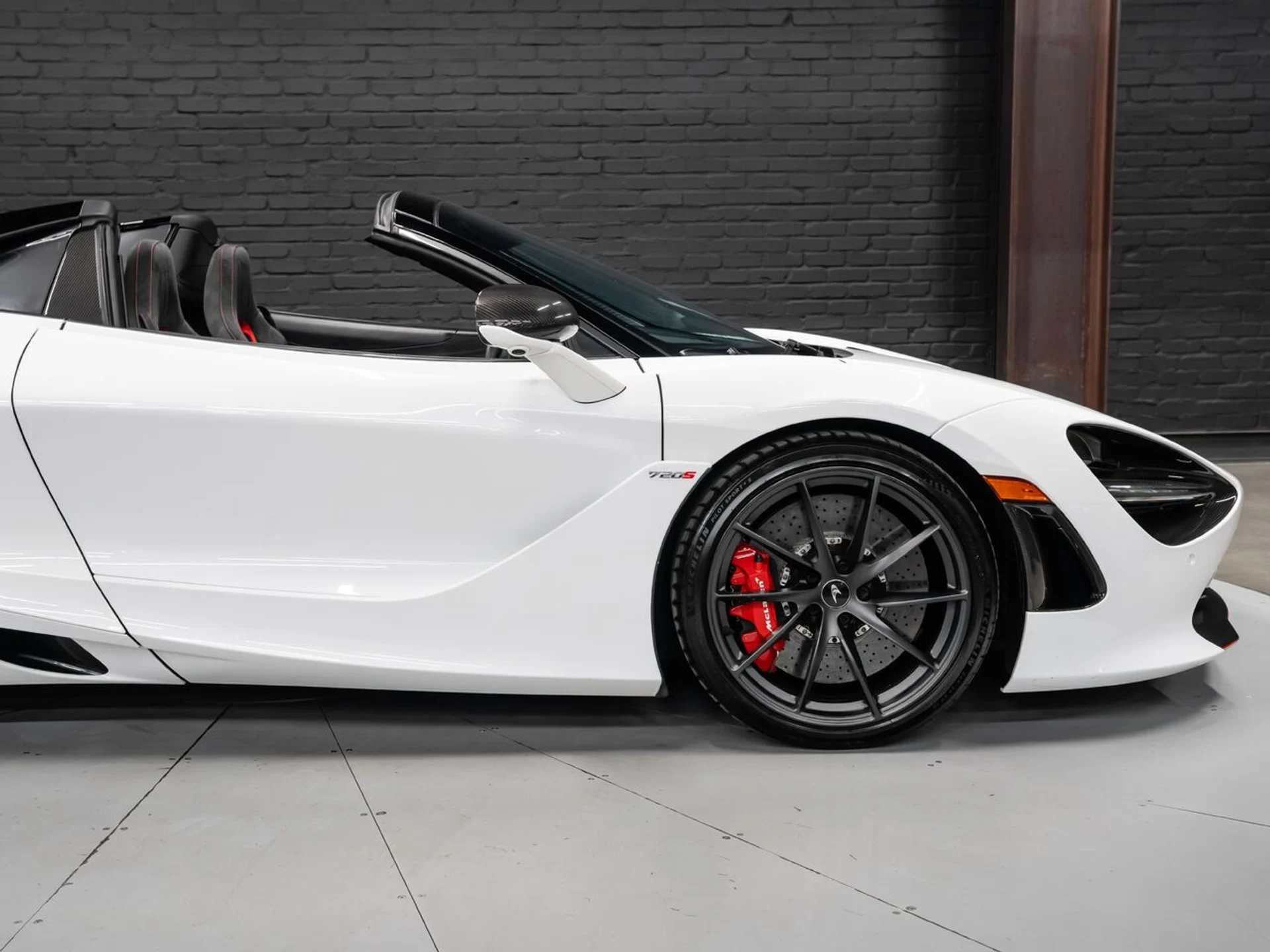 mph045_3653005221_mclaren_720s_2019_24a471e143