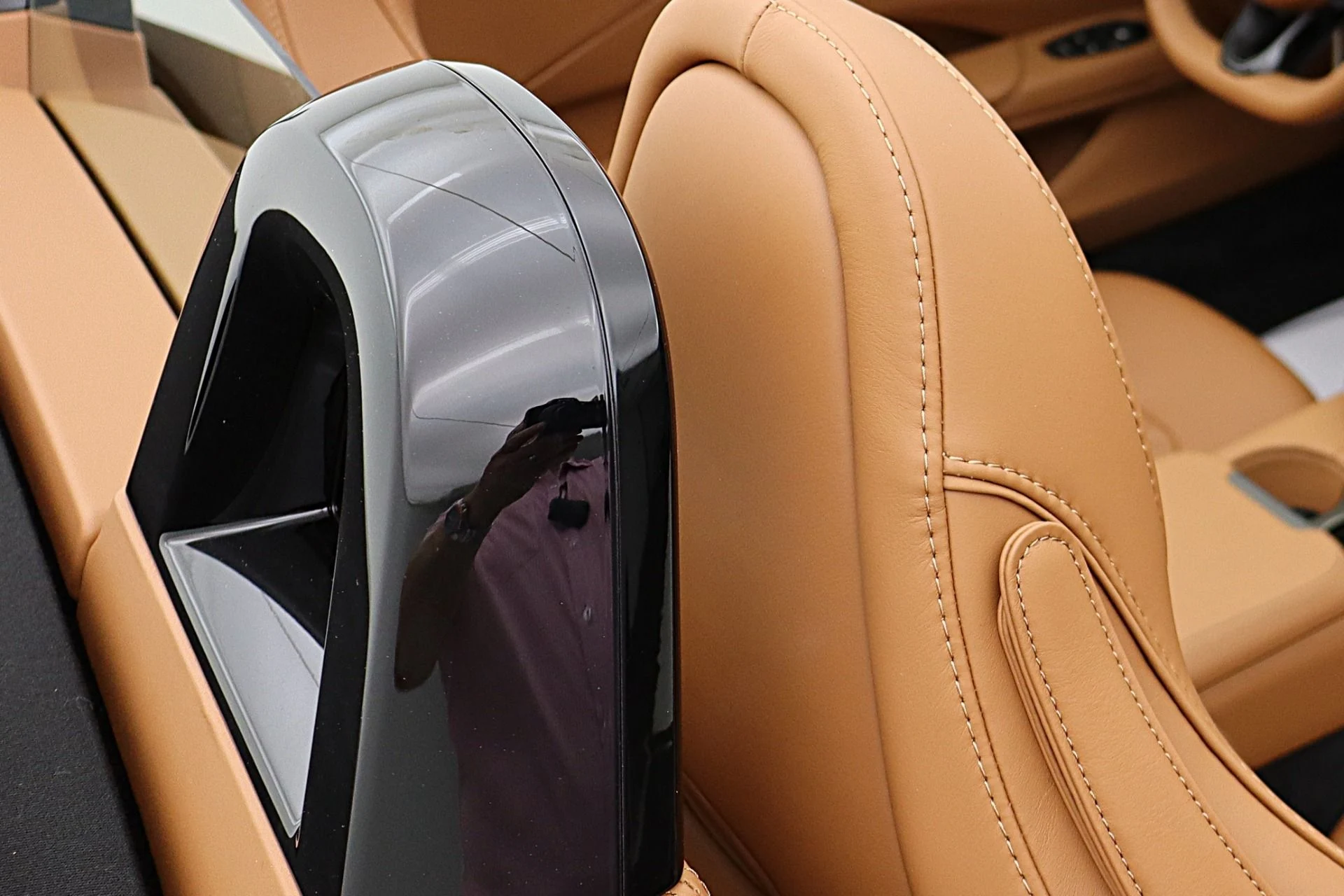 mph045_3653974021_New_2026_Aston_Martin_Vantage_S_Roadster_c9bb4b2764