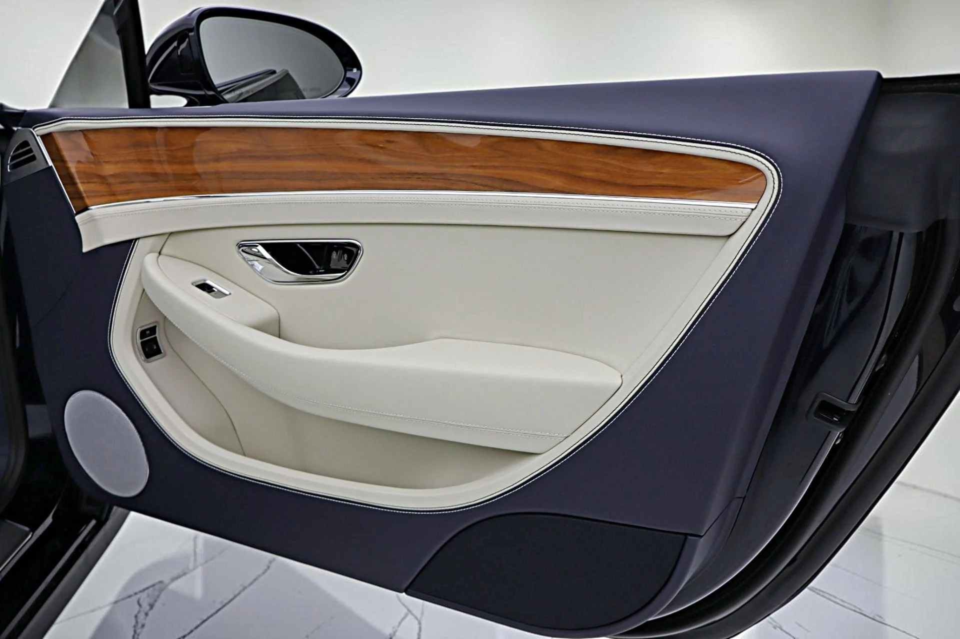 mph045_3656339355_New_2026_Bentley_Continental_GTC_b515b922ea