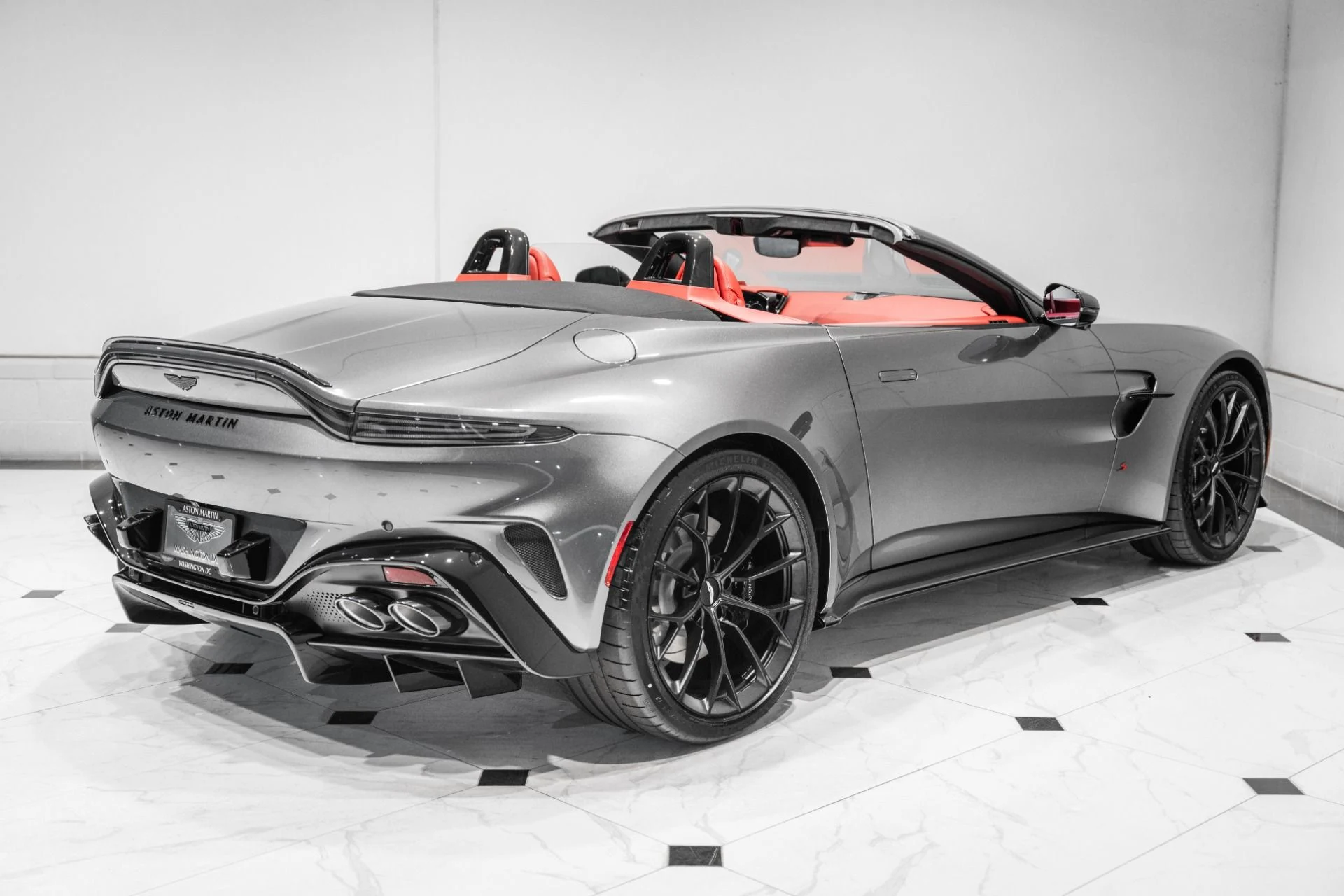 mph045_3669645773_New_2026_Aston_Martin_Vantage_S_Roadster_1781710723_cdbefbe034