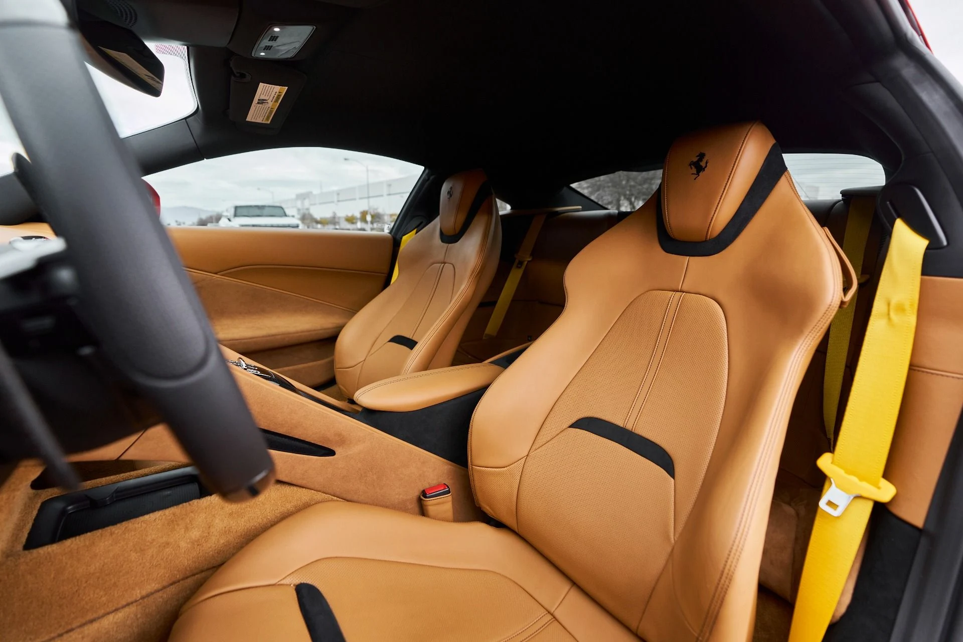 mph045_3689698850_Used_2023_Ferrari_Roma_Base_1761599069_b7805dfb2b