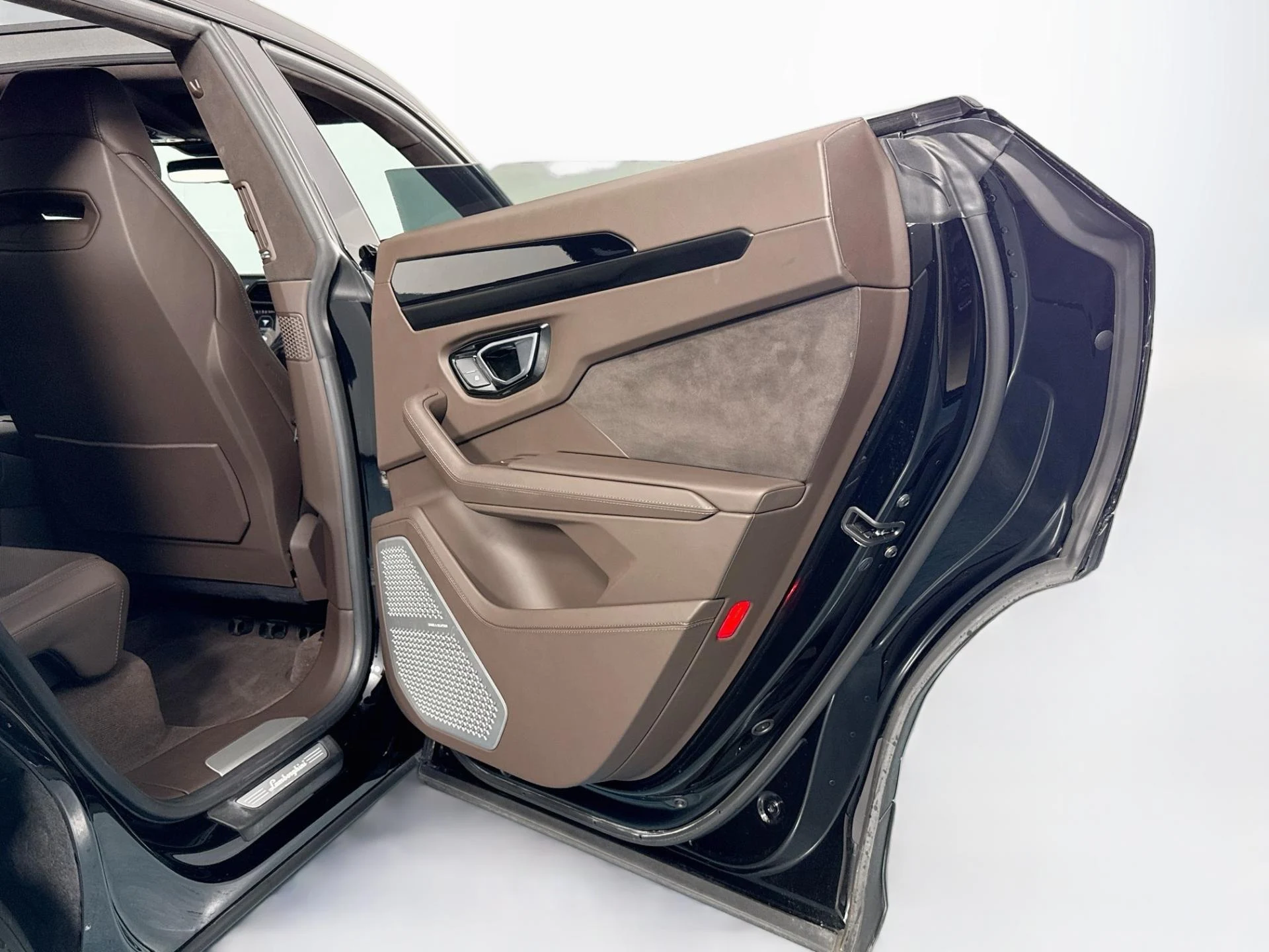 mph045_3701775152_Used_2022_Lamborghini_Urus_1786409423_bef25ee40b