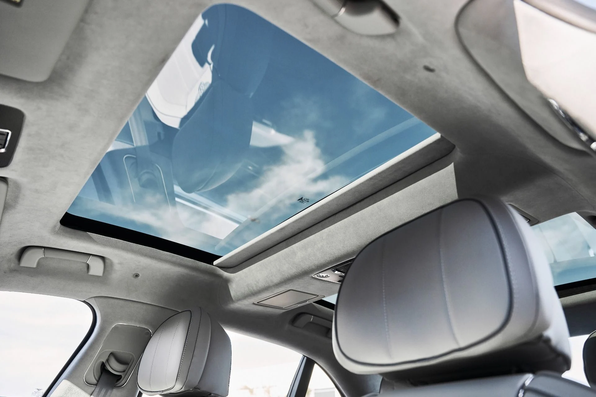 mph045_3702521236_Used_2026_Bentley_Flying_Spur_V8_1775613317_9ca4f18c10