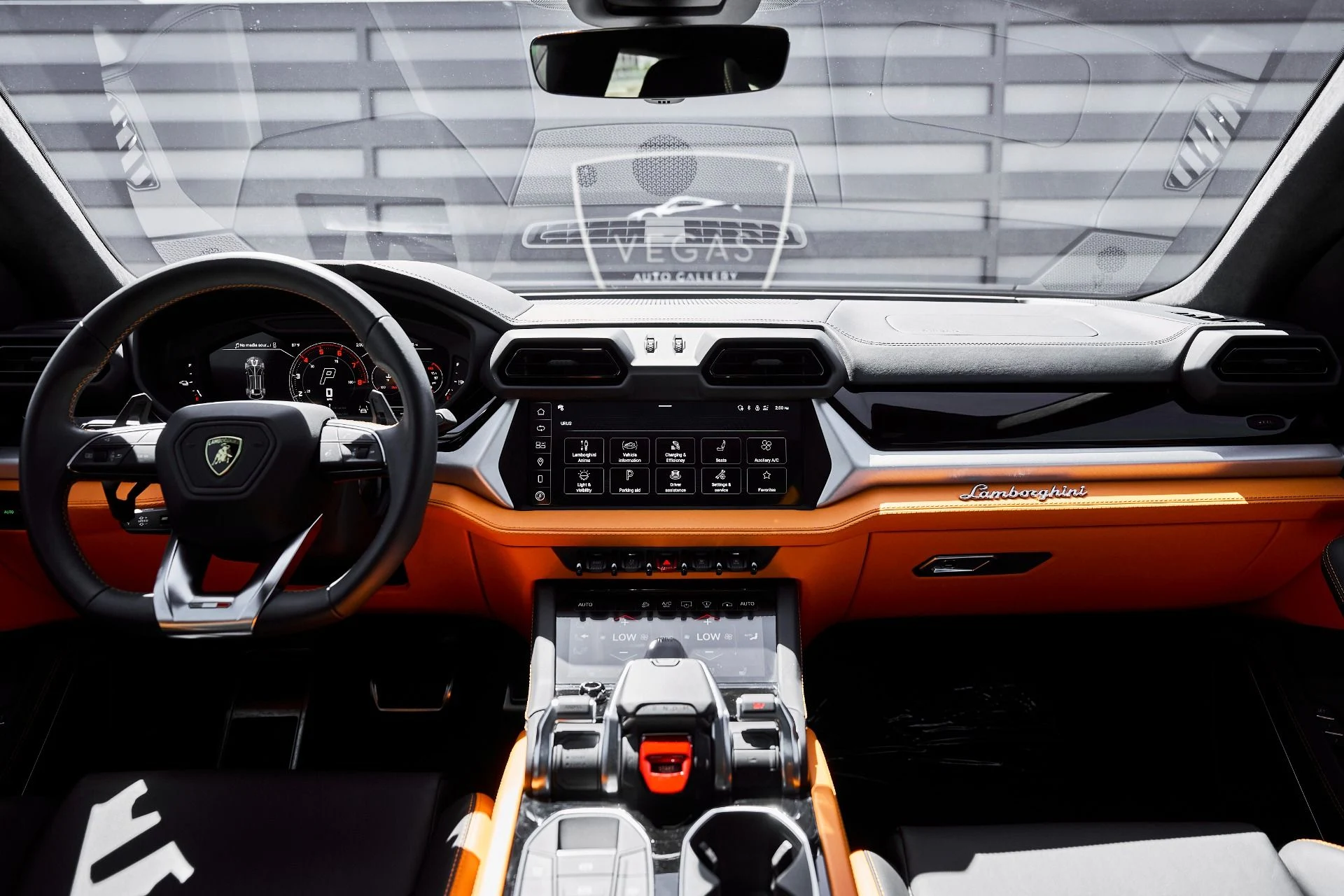 mph045_3719020011_Used_2025_Lamborghini_Urus_SE_1779992039_d74d60c6bf