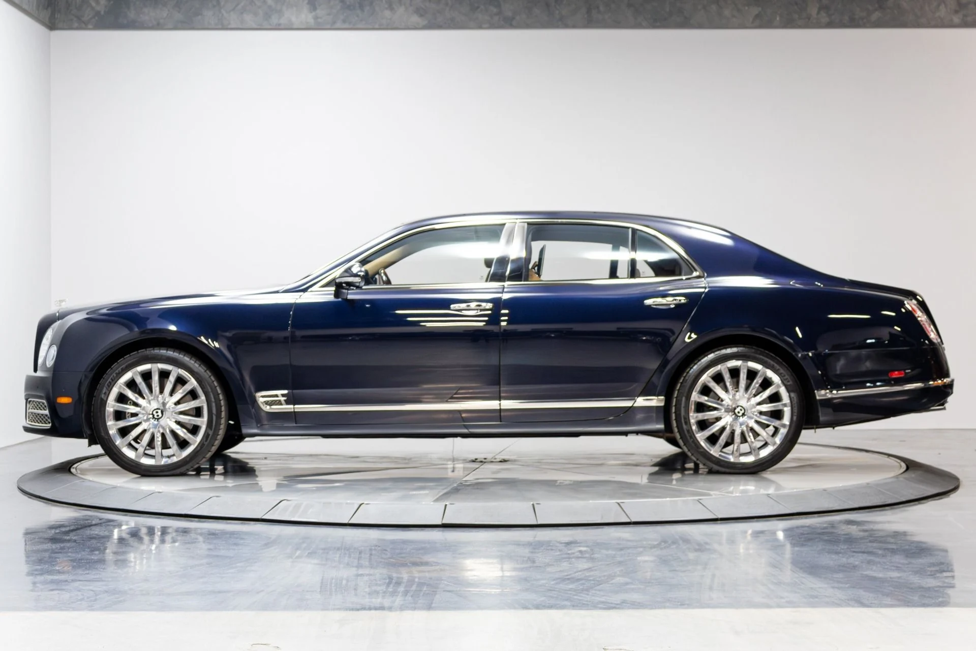 mph045_3719761730_Used_2017_Bentley_Mulsanne_1775514187_4423b87df5