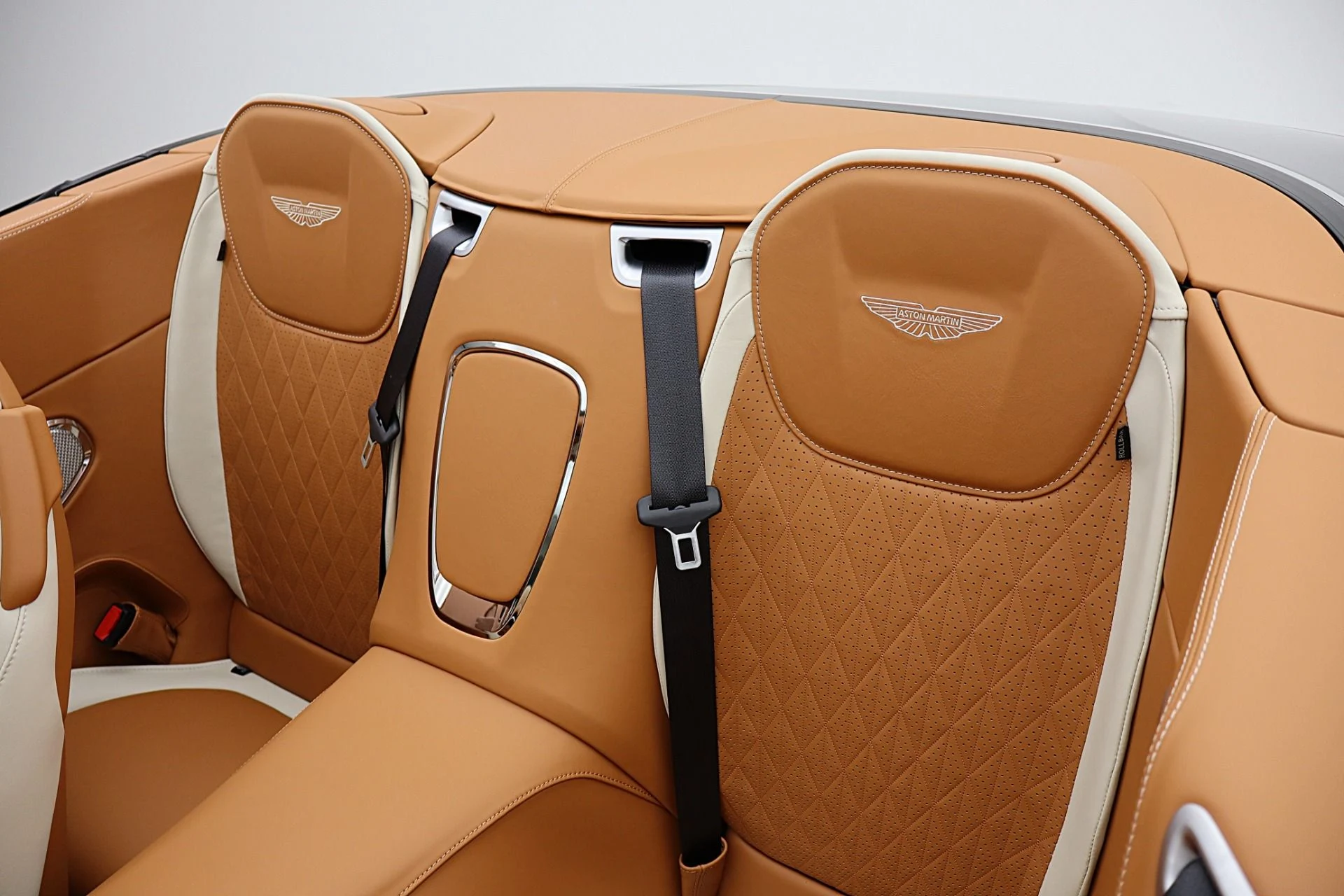 mph045_372645265_New_2026_Aston_Martin_DB_12_Volante_edf690a195