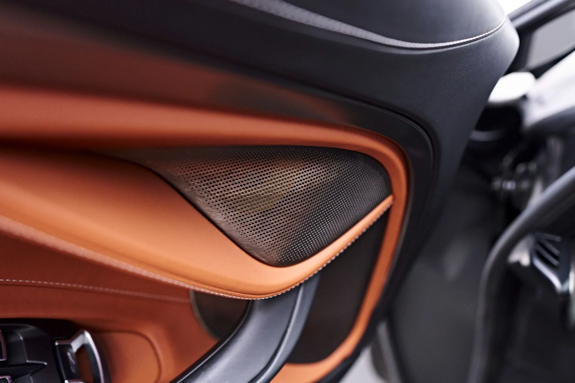 mph045_3727425141_Used_2018_Mc_Laren_720_S_Luxury_1748890176_cacf17d3e3