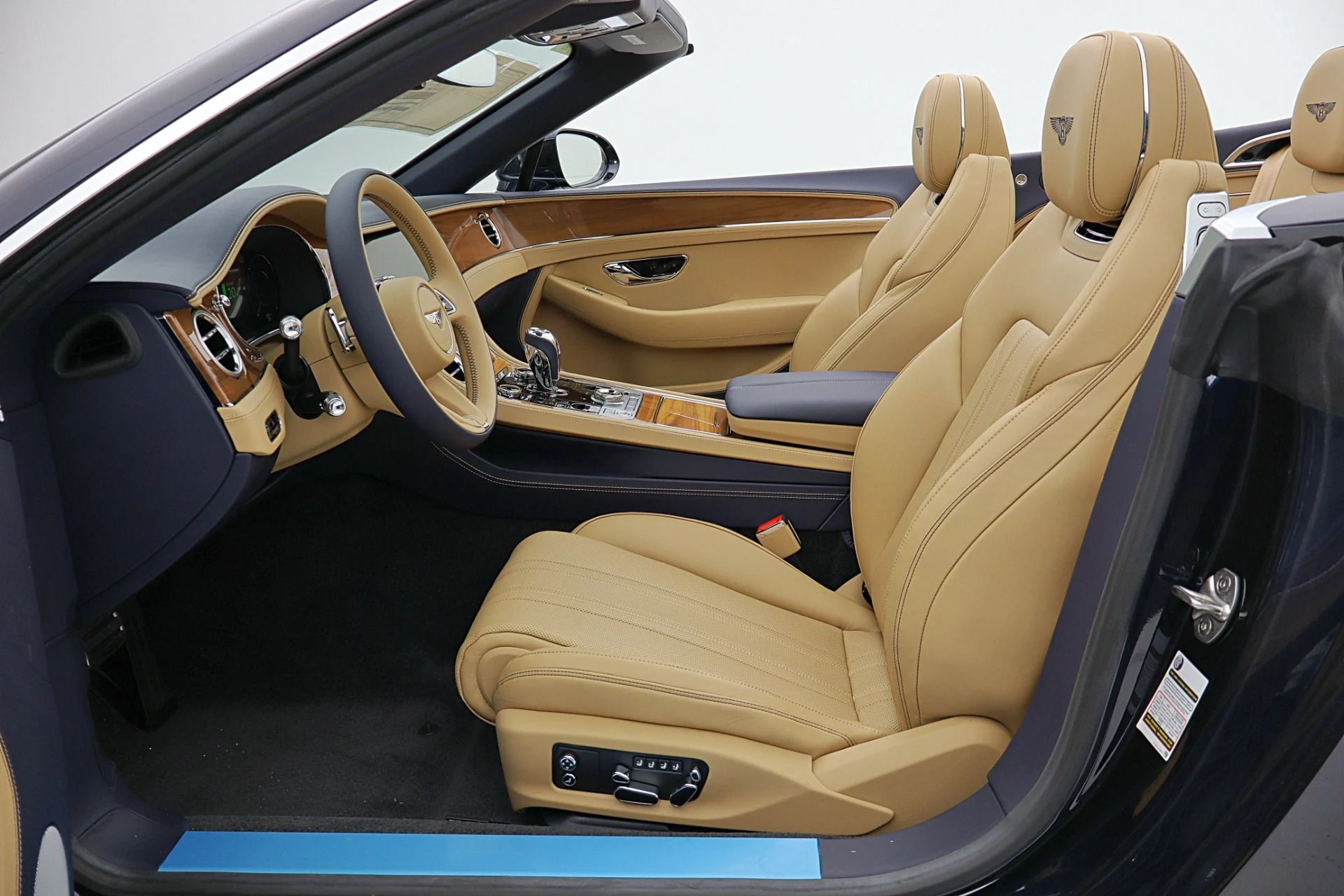 mph045_3728392064_New_2026_Bentley_Continental_GTC_e9d3daa2ce