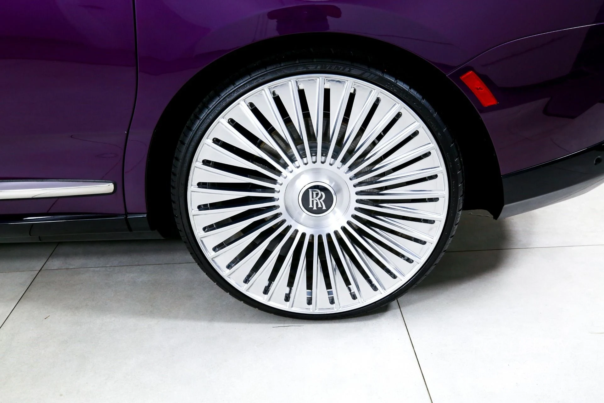 mph045_3741148687_Used_2025_Rolls_Royce_Cullinan_1751556897_ea97087858