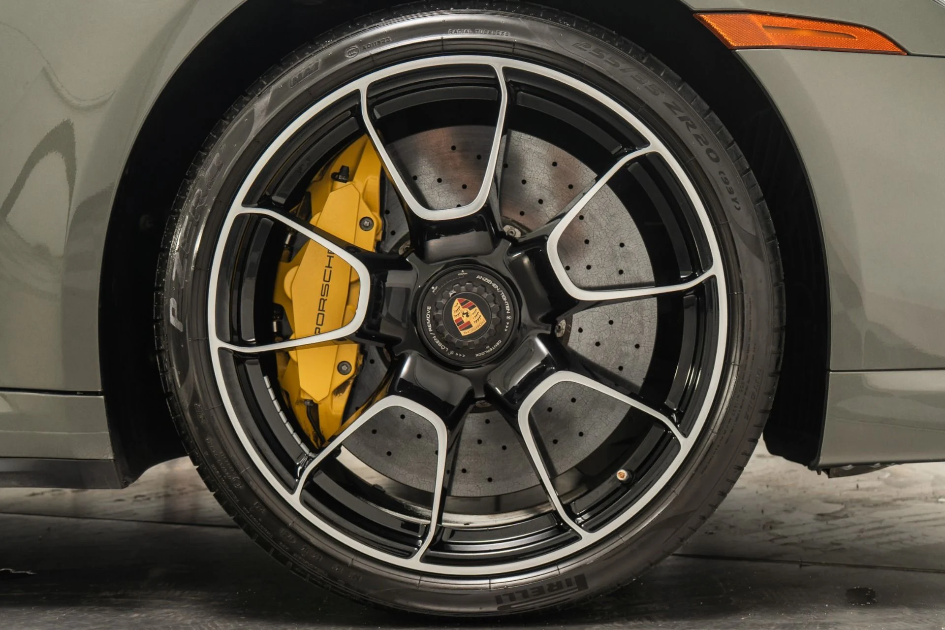 mph045_3749462040_Used_2022_Porsche_911_Turbo_S_1759528517_9251045ea2