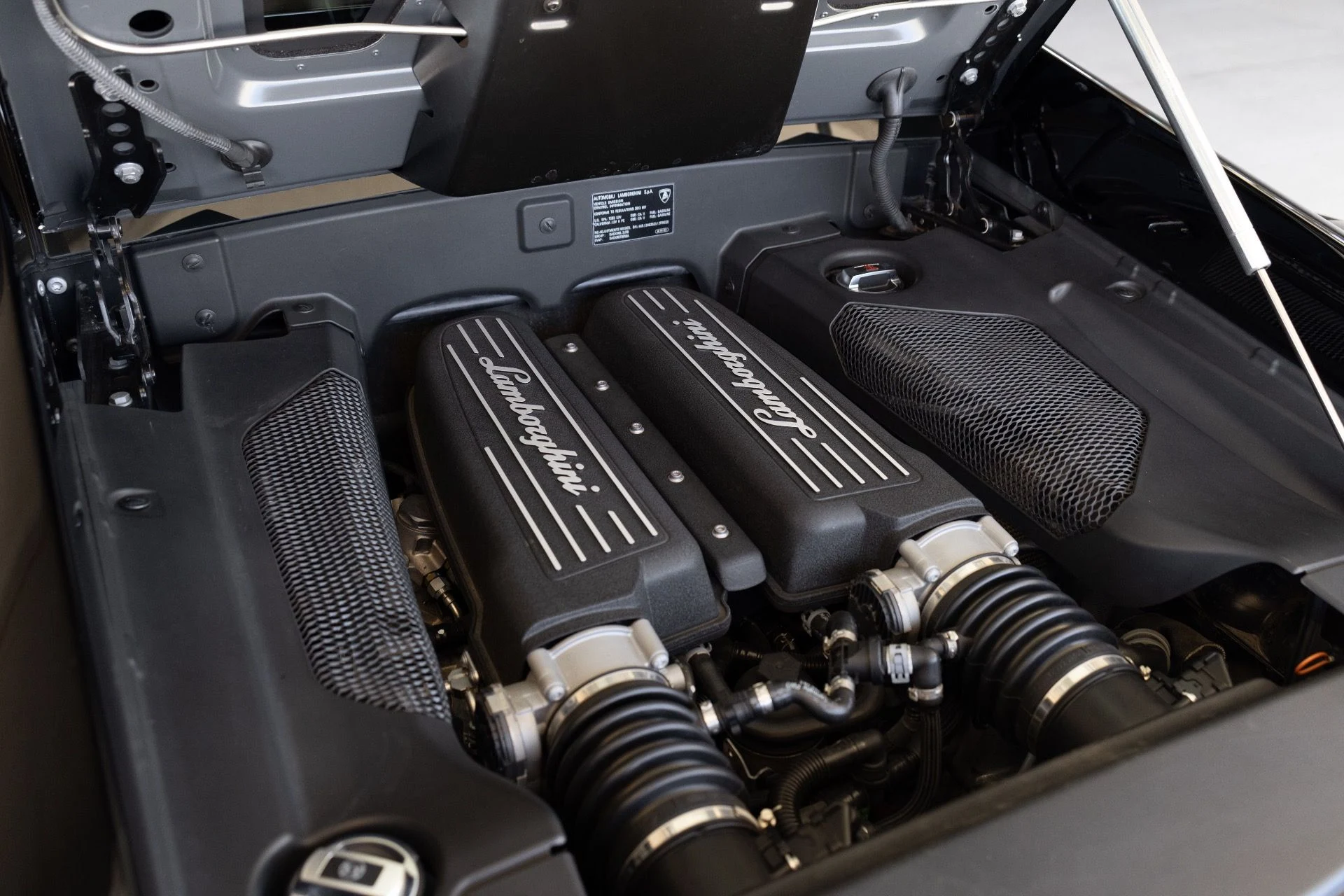 mph045_3766133931_Used_2013_Lamborghini_Gallardo_LP_560_4_Coupe_1778111618_d067a0a185