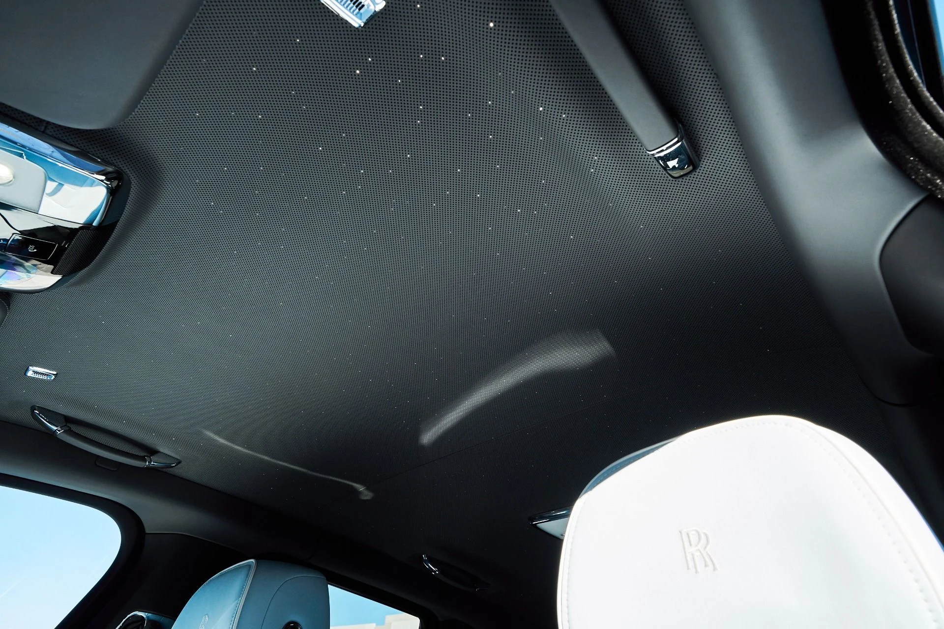 mph045_378158497_Used_2022_Rolls_Royce_Cullinan_Black_Badge_1765411081_e4730c9a69