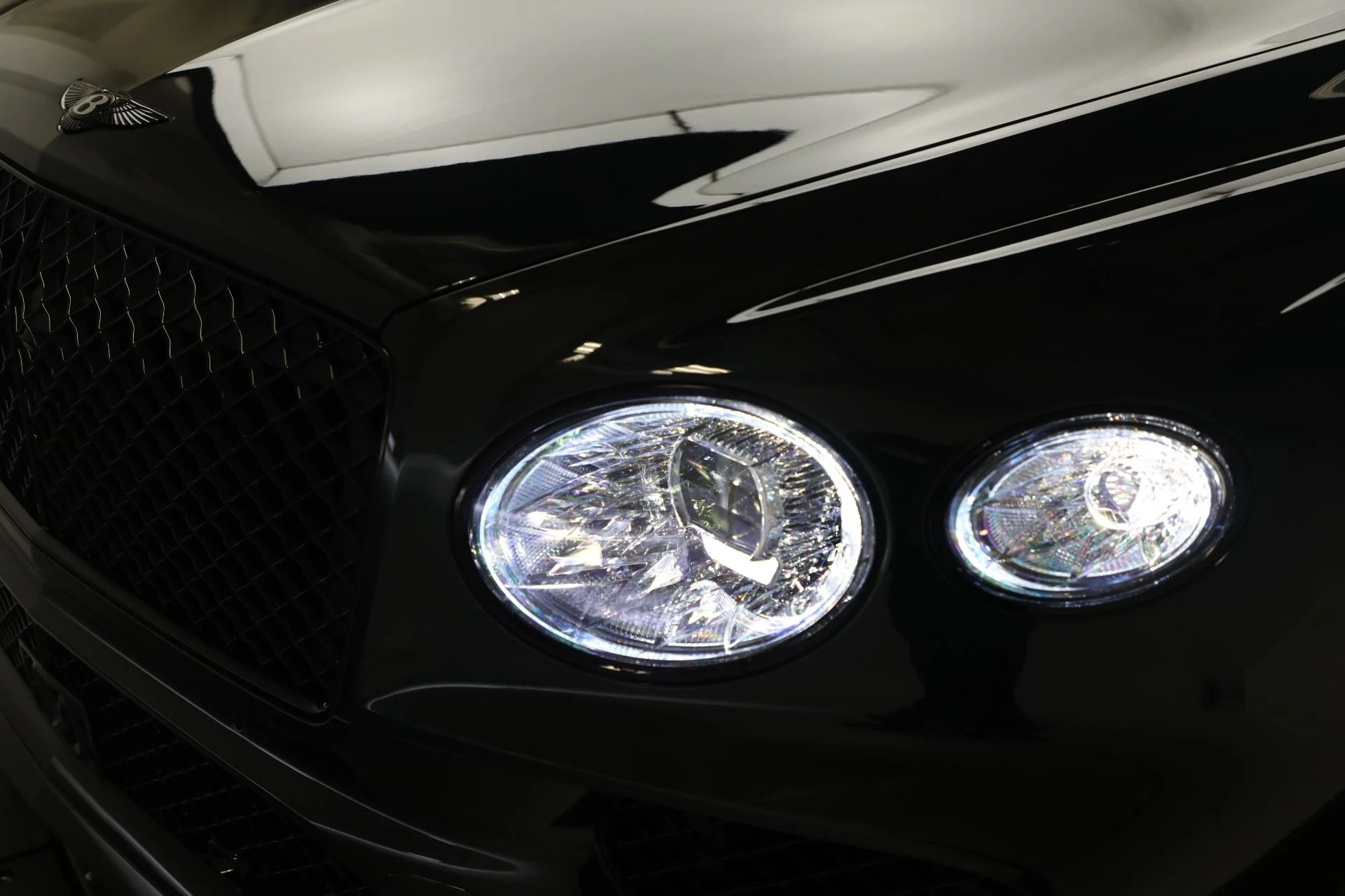 mph045_378859982_New_2025_Bentley_Bentayga_S_Black_Edition_1e75f258c9