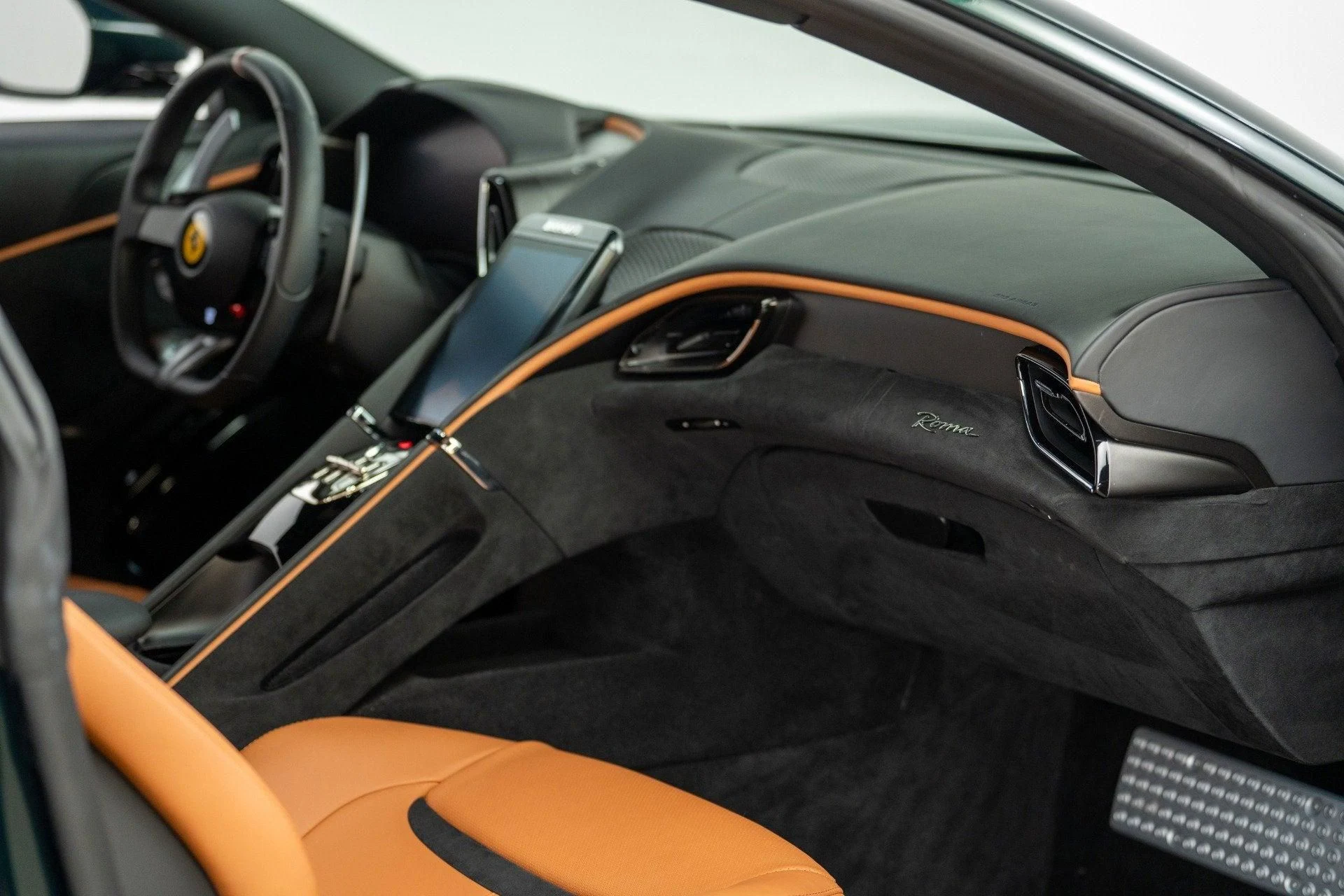 mph045_3821564179_Used_2022_Ferrari_Roma_1777382887_0c76214b4d