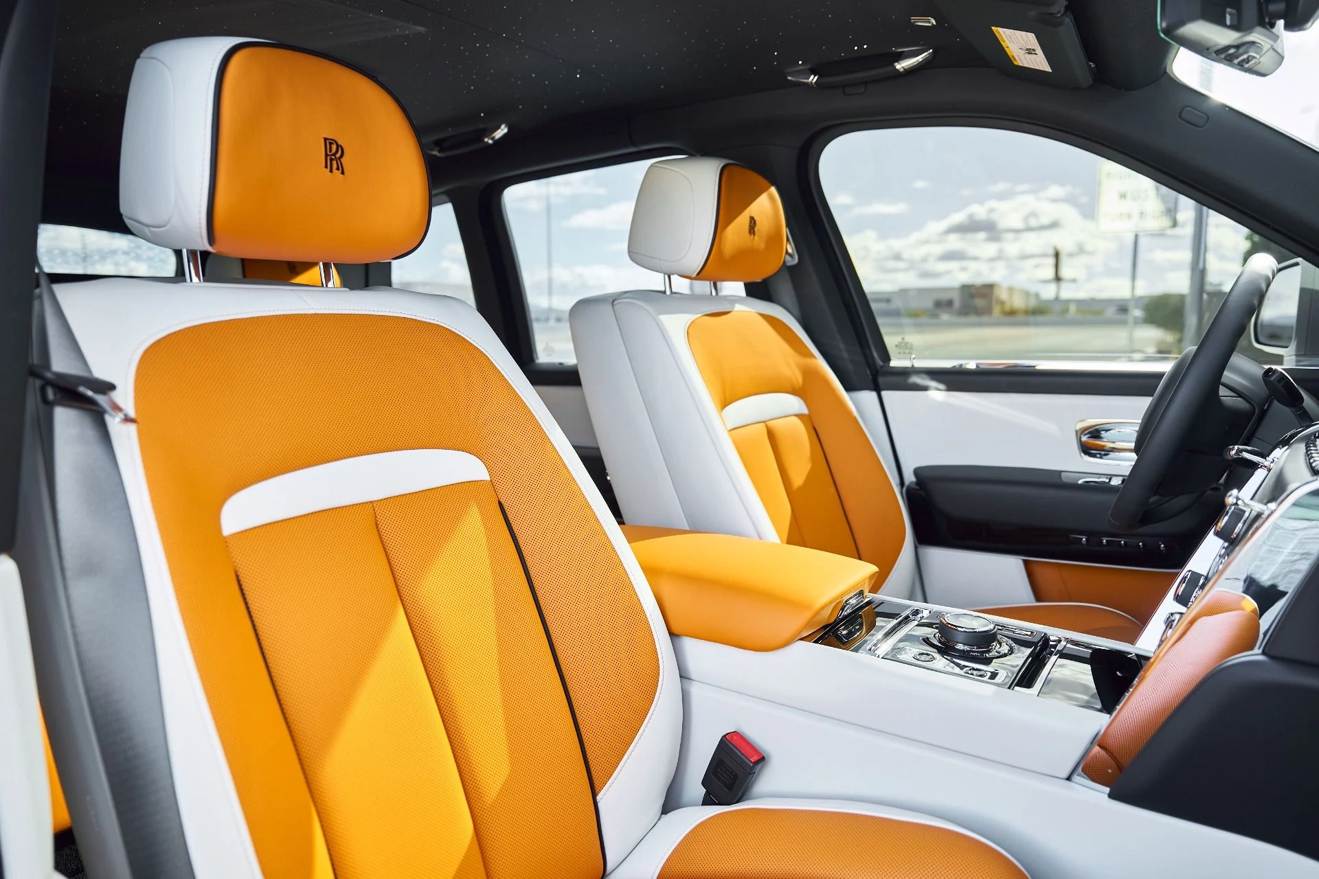 mph045_3841495548_Used_2026_Rolls_Royce_Cullinan_Base_1766884789_c32e0adbf8