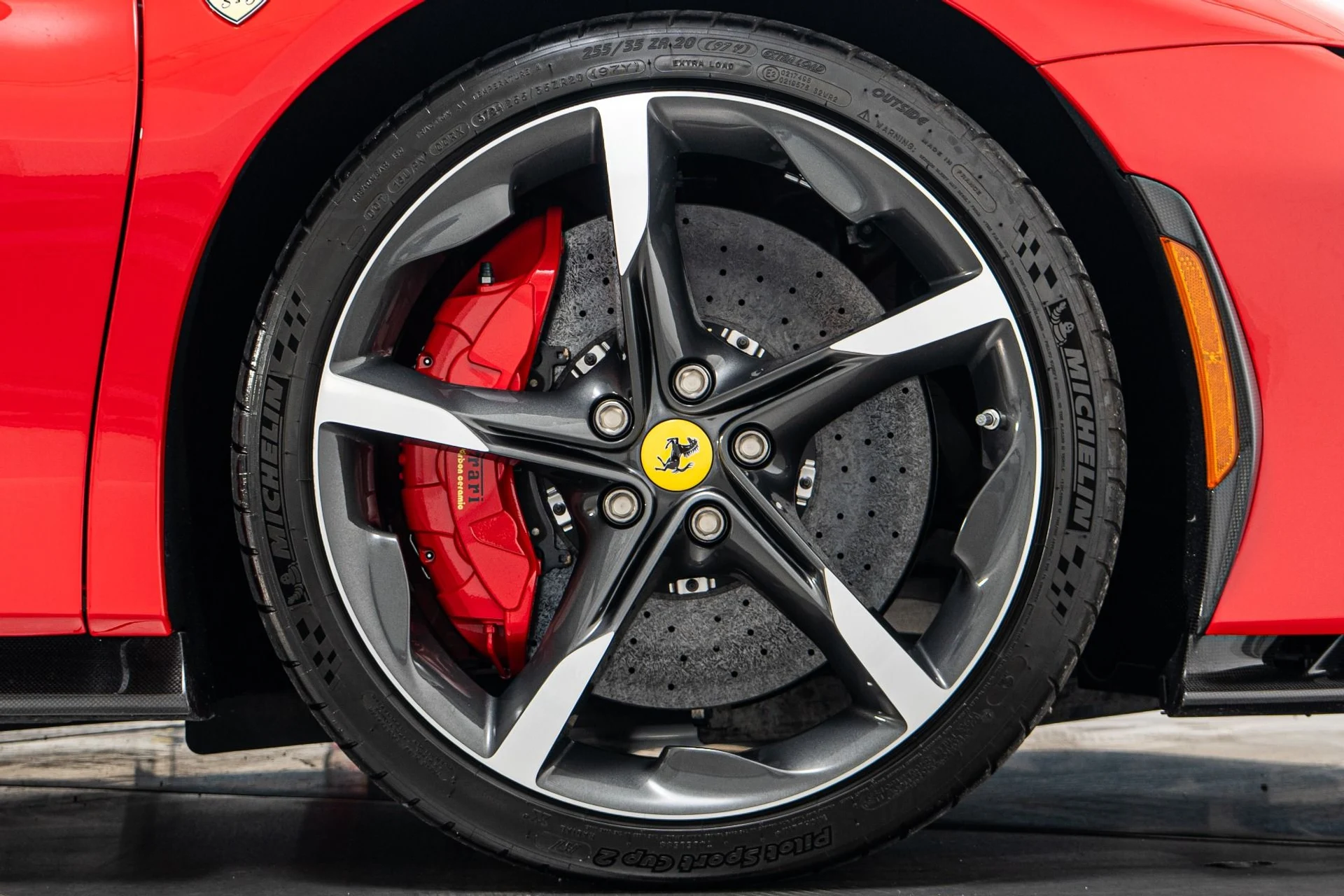 mph045_3843421576_Used_2025_Ferrari_SF_90_Spider_1779917400_acfe52dc2e