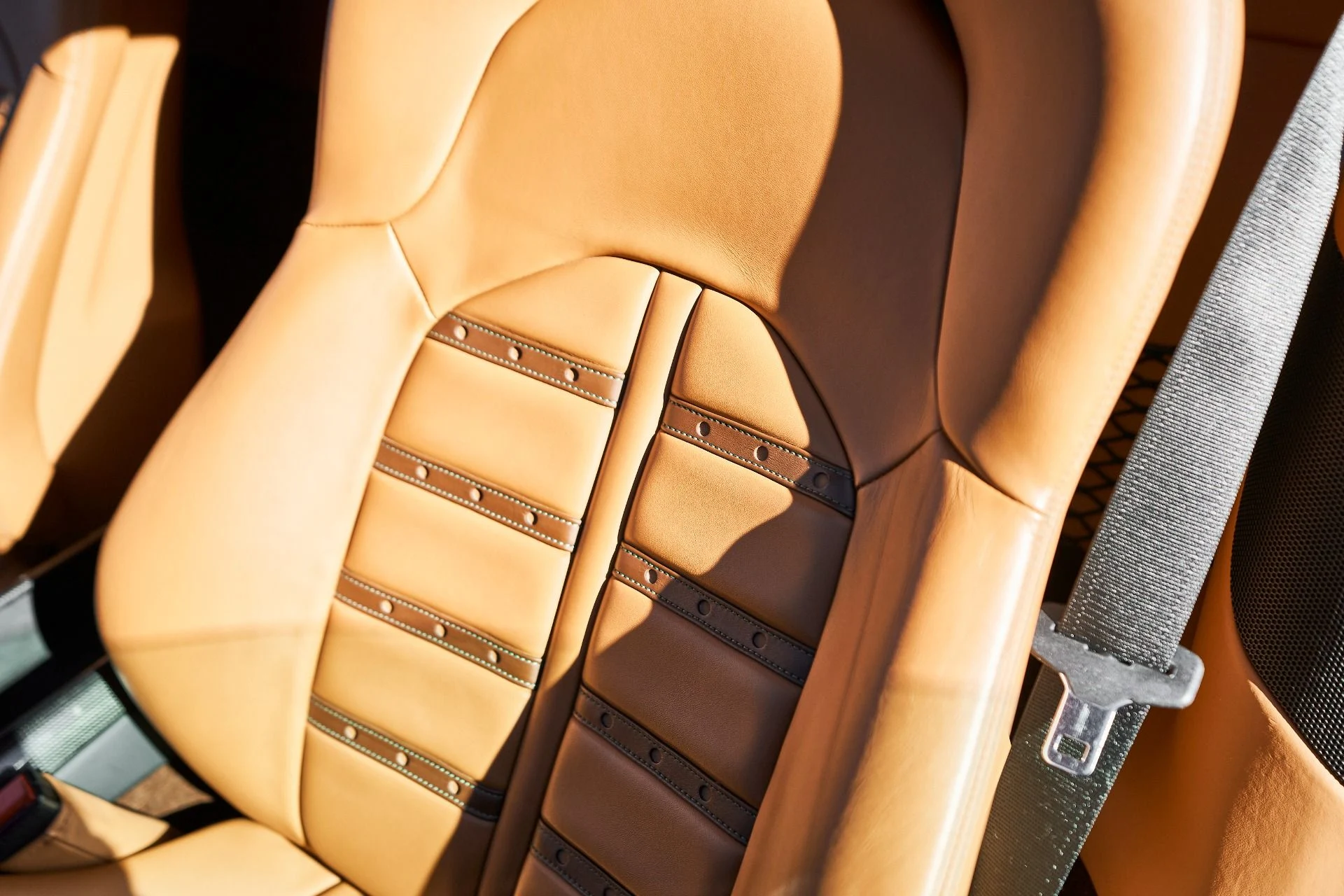 mph045_3847675557_Used_2022_Ferrari_F8_Tributo_Base_1765662181_a92a130f8a