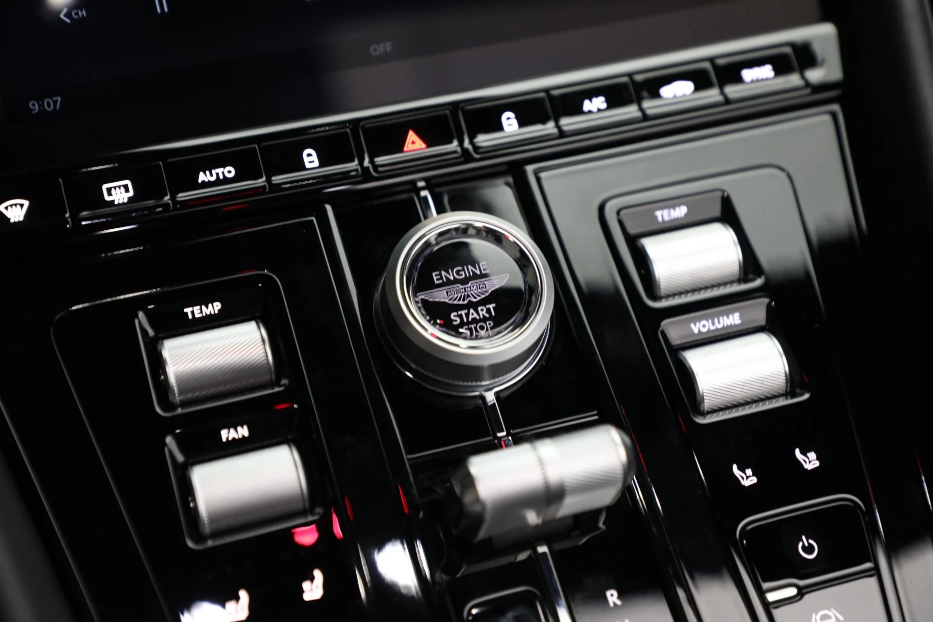 mph045_3874368145_New_2025_Aston_Martin_DB_12_Volante_f05502c307
