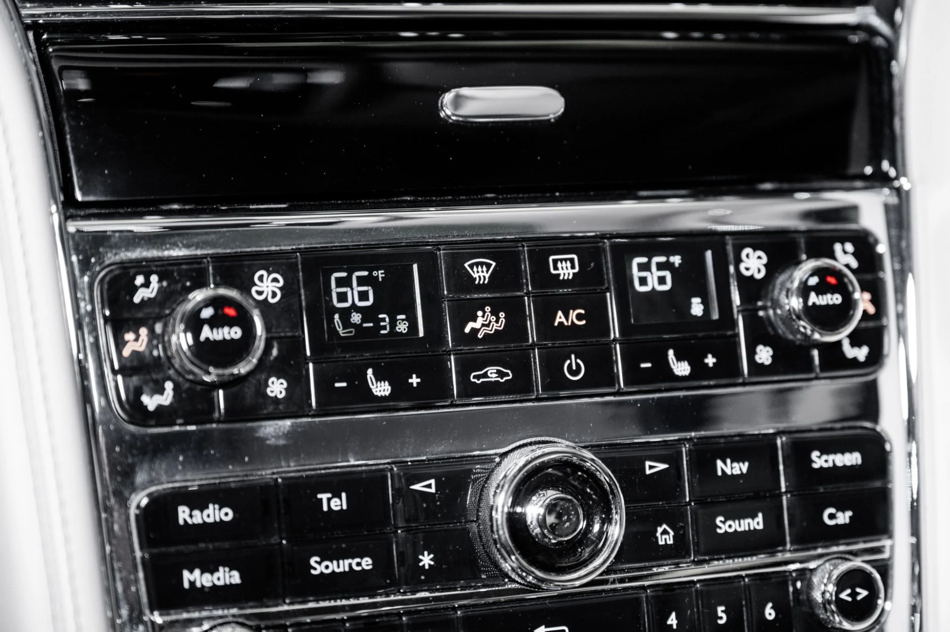 mph045_388164511_Used_2017_Bentley_Mulsanne_Speed_1758377943_575a03ae5b