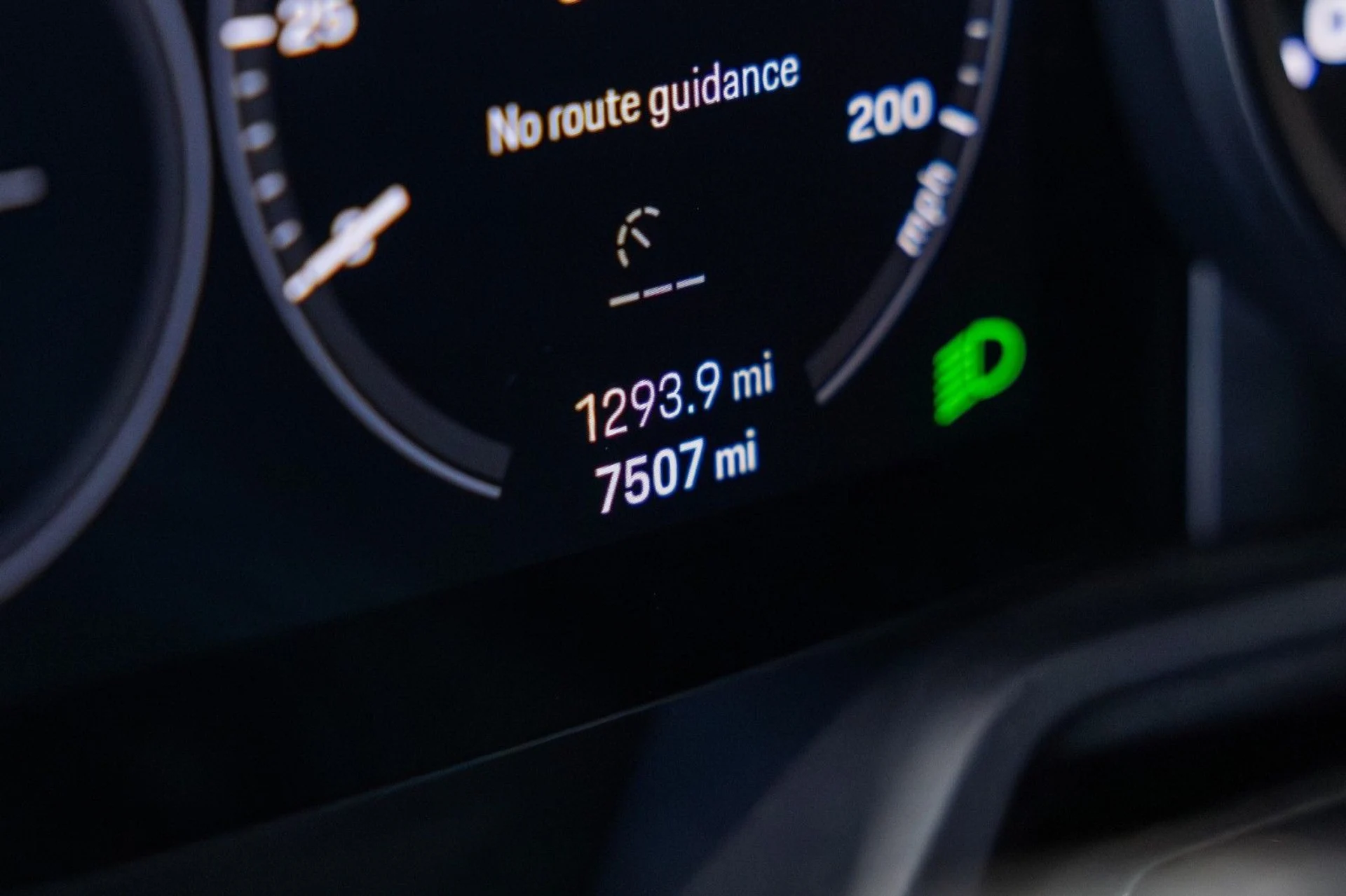 mph045_389318225_Uw_5806c96295