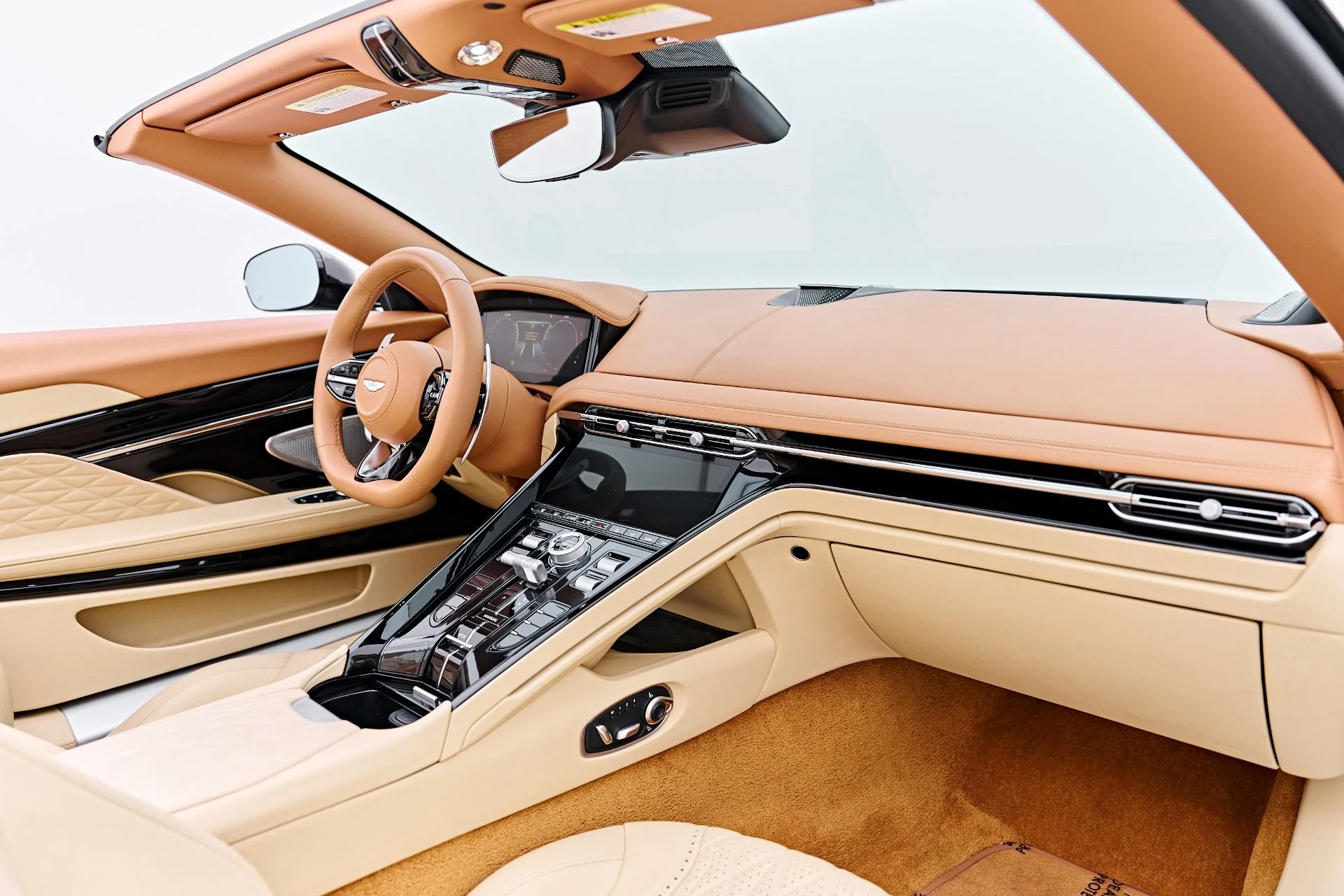 mph045_3898888187_Used_2025_Aston_Martin_DB_12_Volante_1791997272_13f3ddecb6
